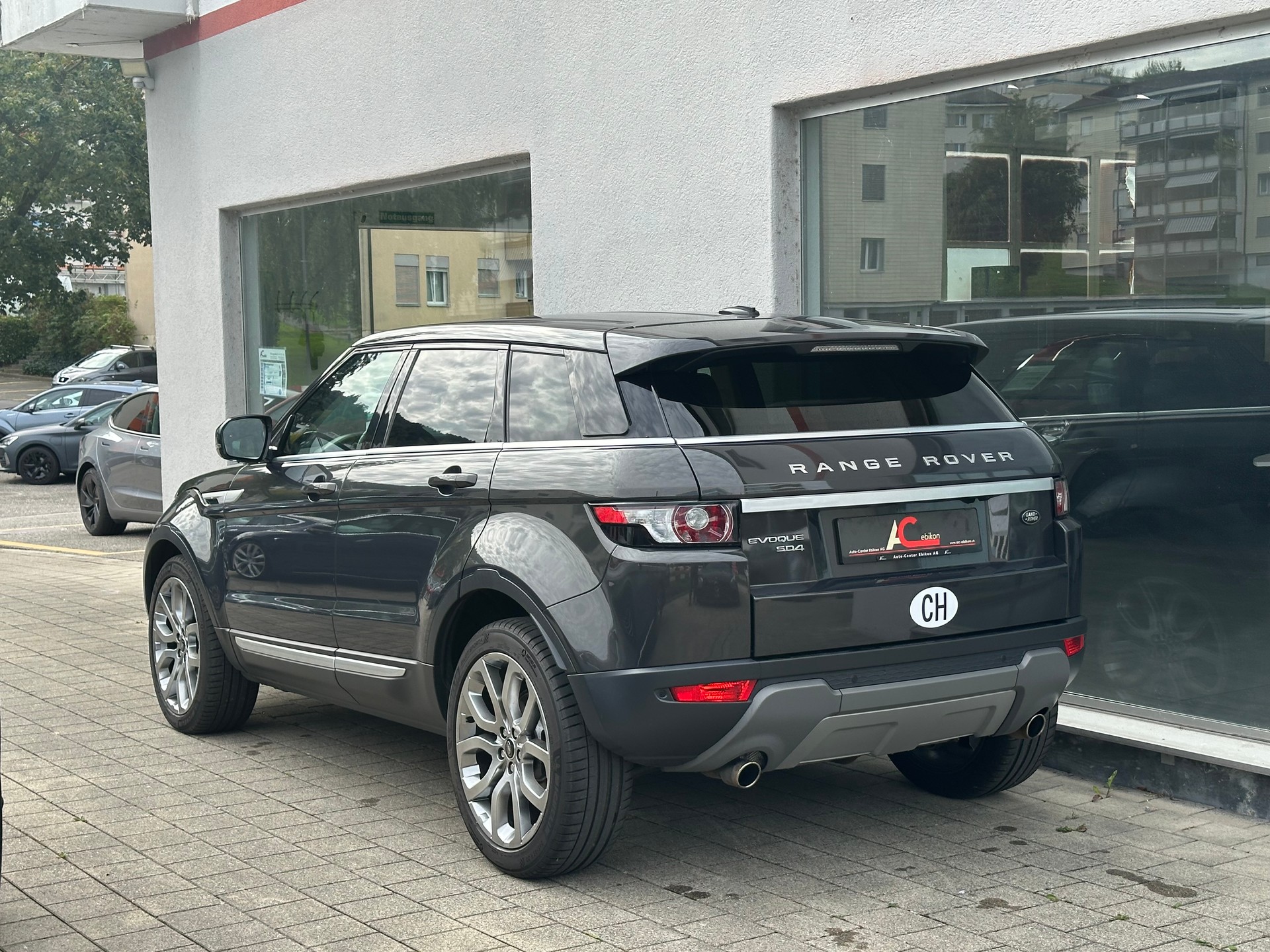 LAND ROVER Range Rover Evoque 2.2 SD4 Prestige AT6-image-1