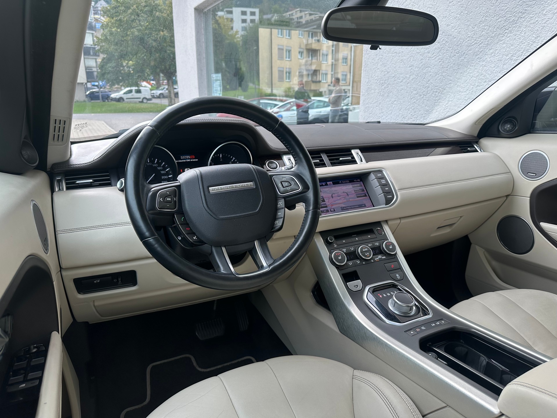LAND ROVER Range Rover Evoque 2.2 SD4 Prestige AT6-image-8