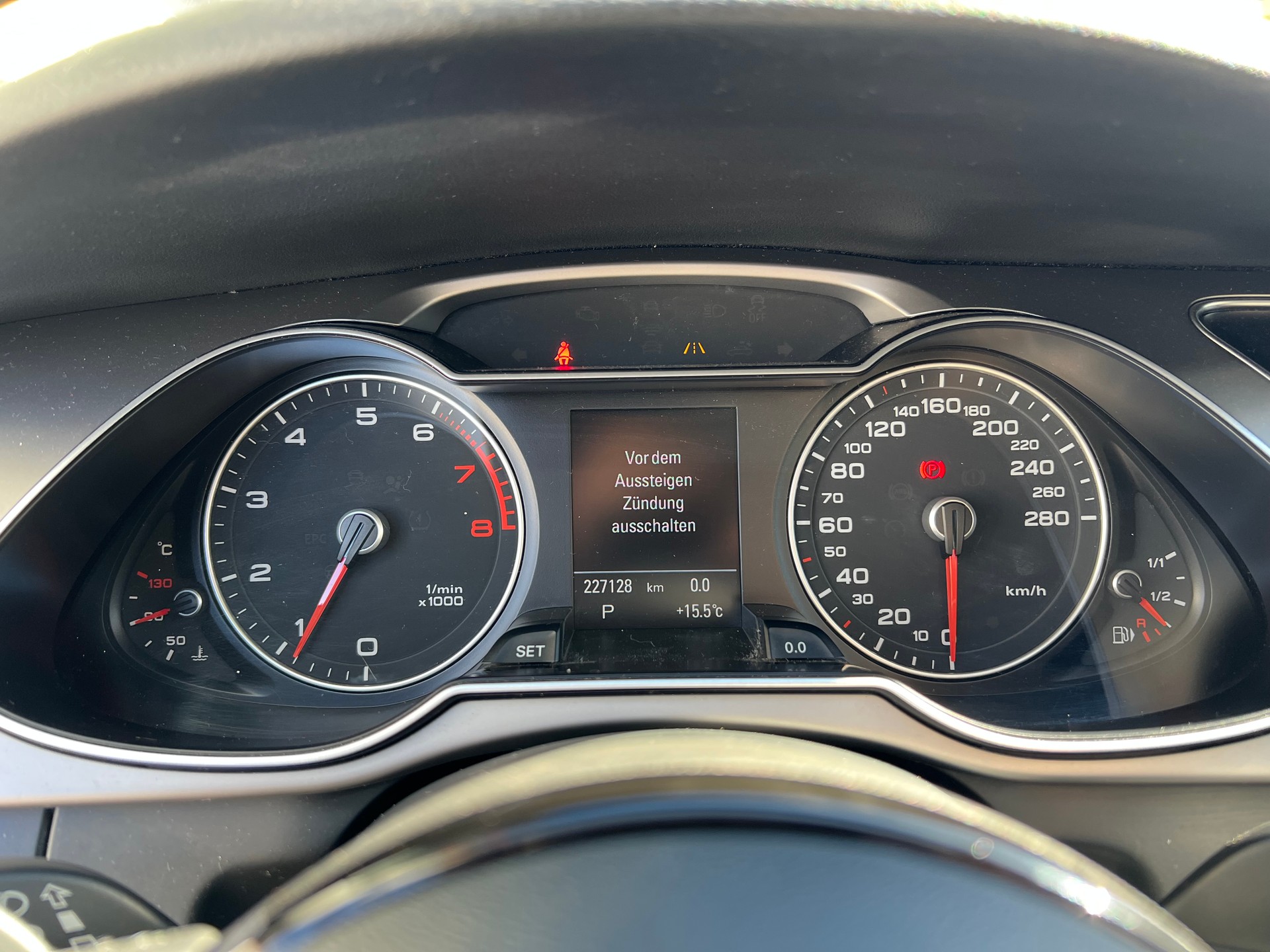AUDI A4 allroad 2.0 TFSI quattro S-tronic-image-16