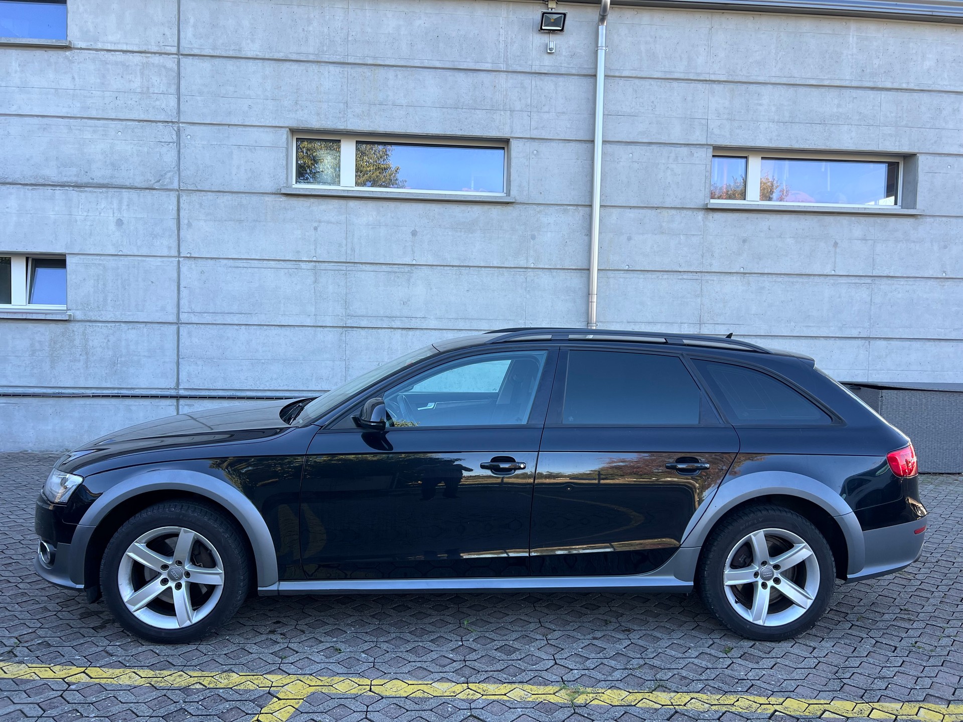 AUDI A4 allroad 2.0 TFSI quattro S-tronic-image-3