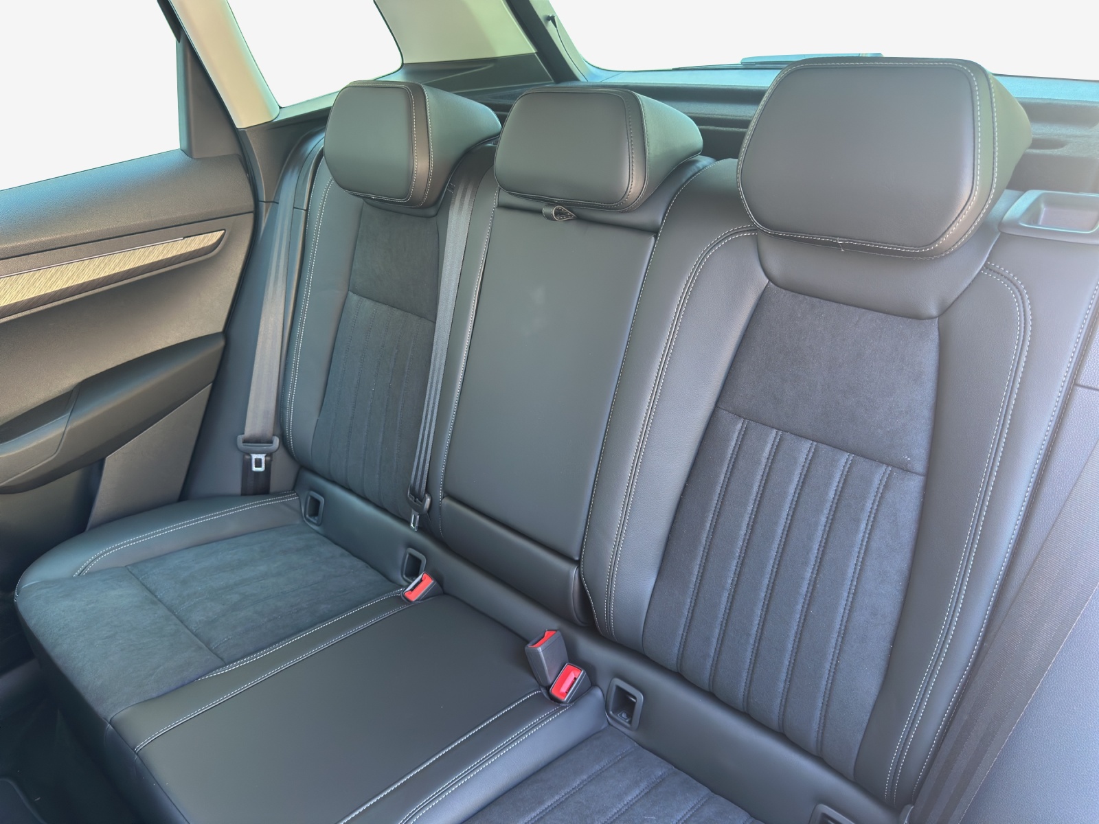 SKODA Karoq 2.0 TDI CR Dynamic 4x4 DSG-image-11