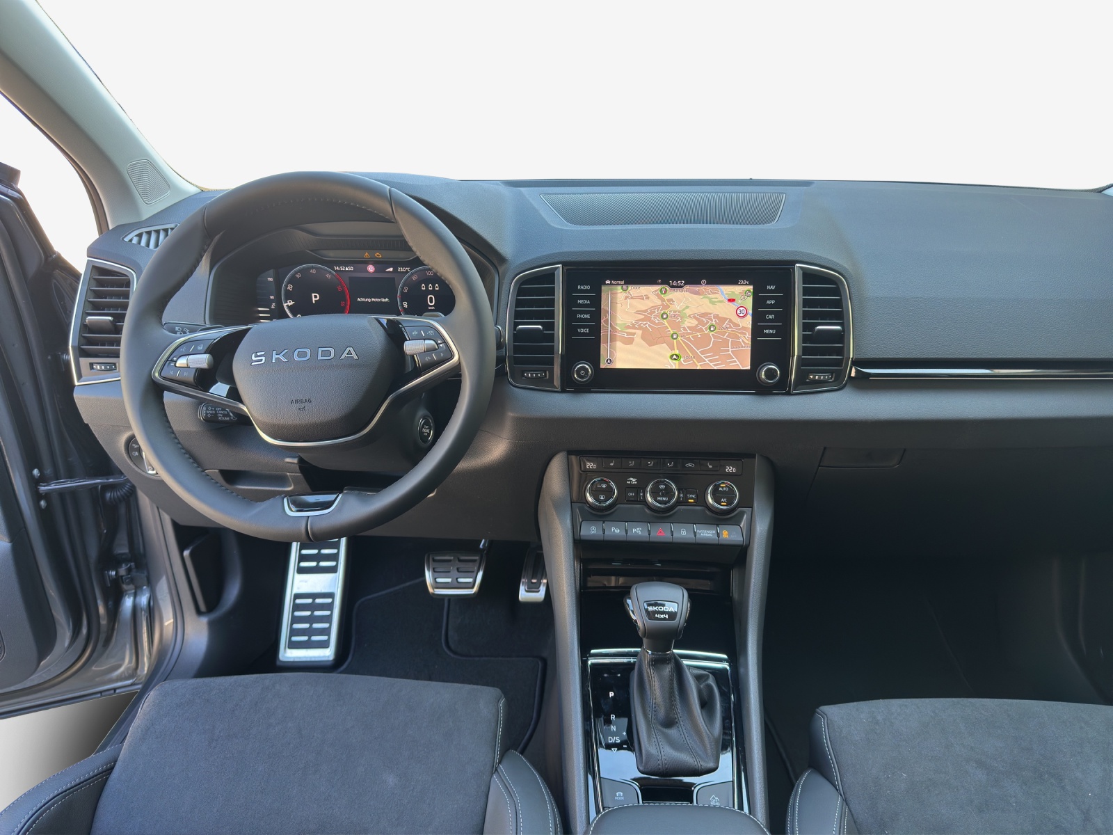 SKODA Karoq 2.0 TDI CR Dynamic 4x4 DSG-image-8