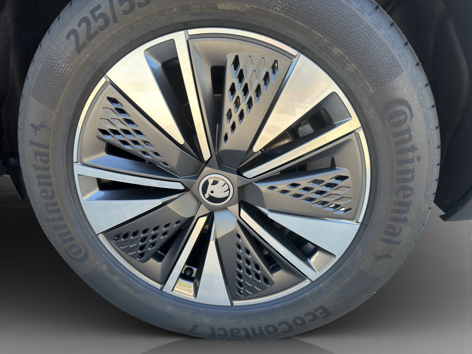 SKODA Karoq 2.0 TDI CR Dynamic 4x4 DSG-image-15