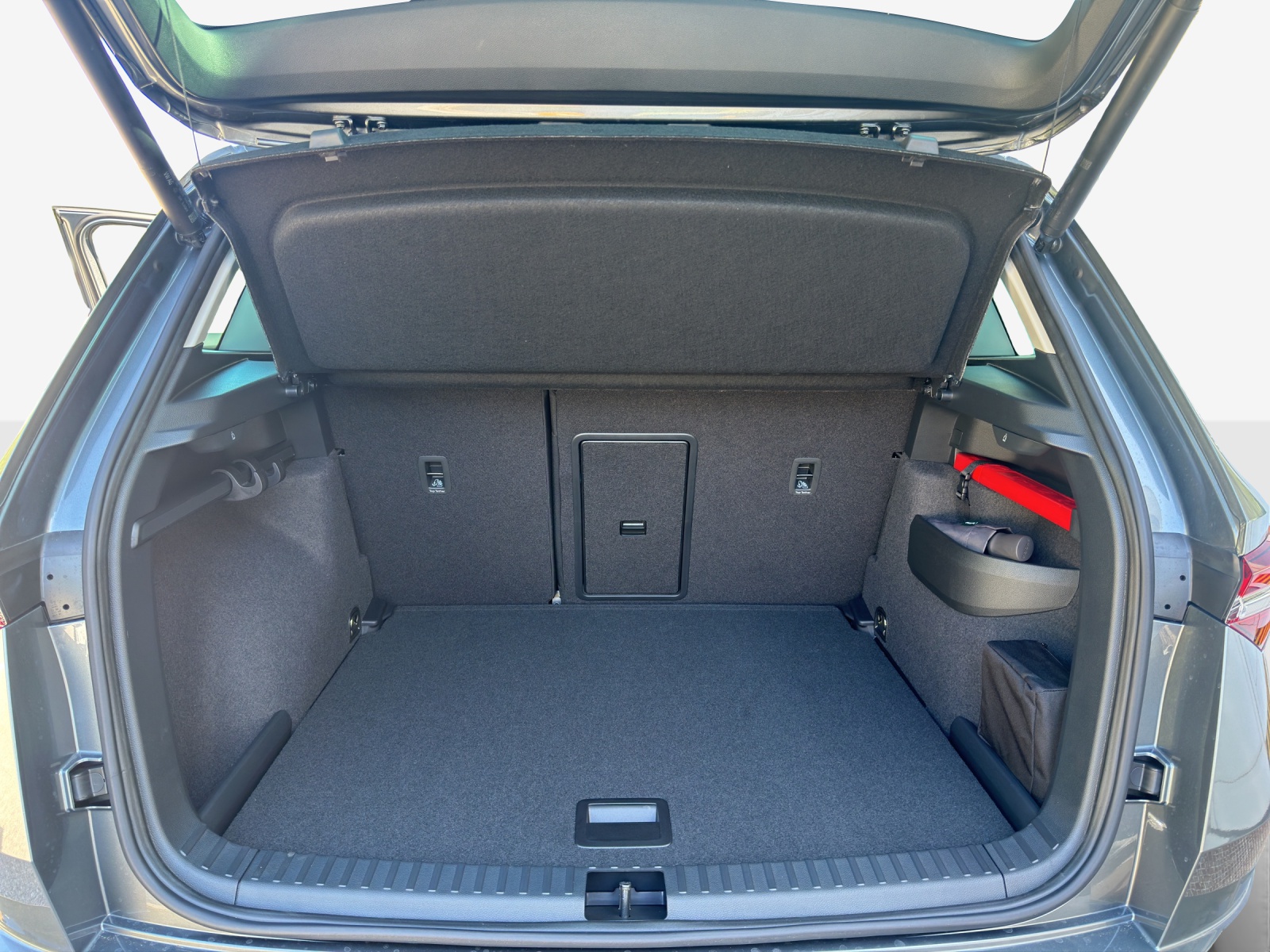 SKODA Karoq 2.0 TDI CR Dynamic 4x4 DSG-image-12