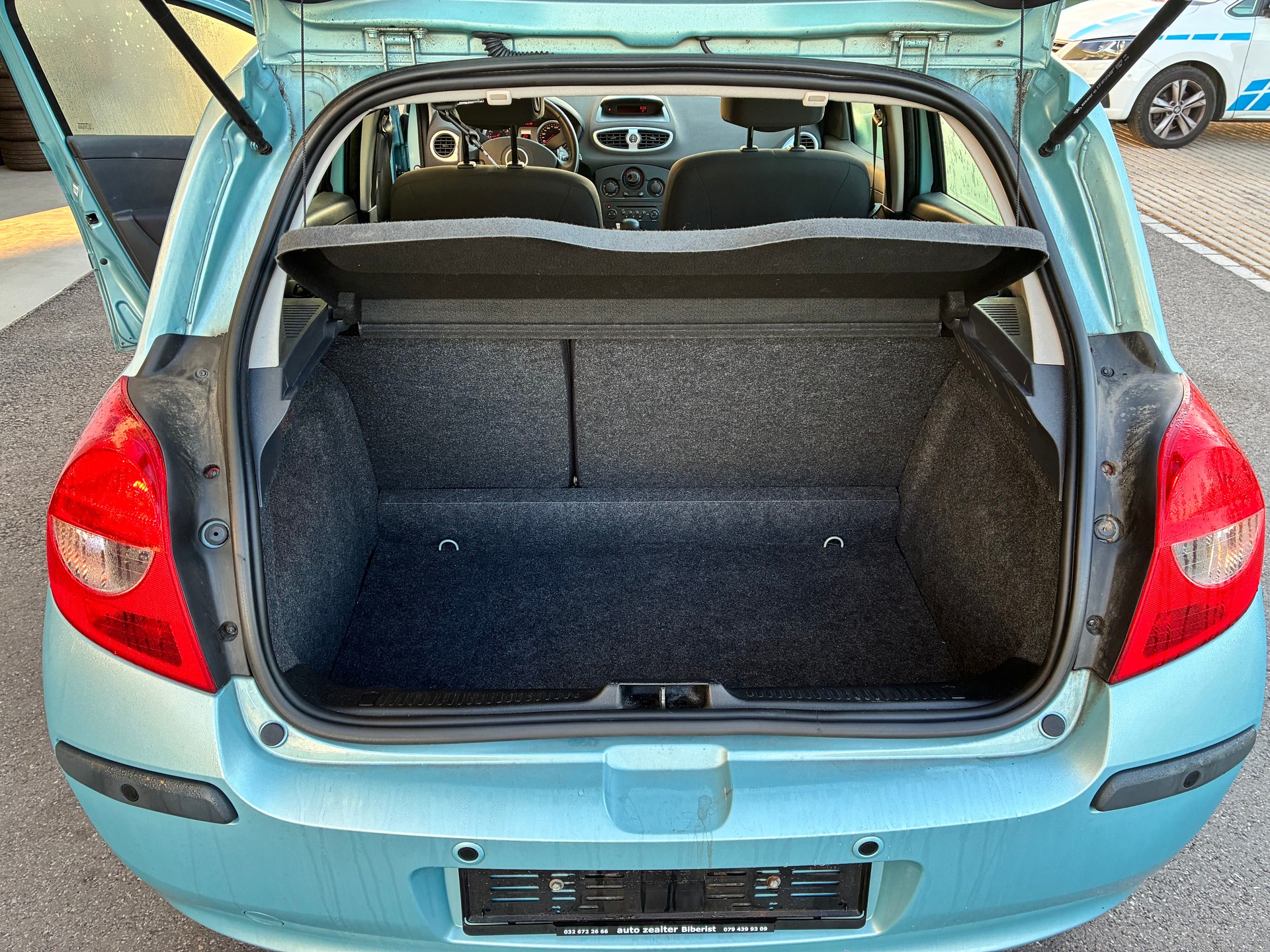 RENAULT Clio 1.6 16V Exception Automatic-image-9