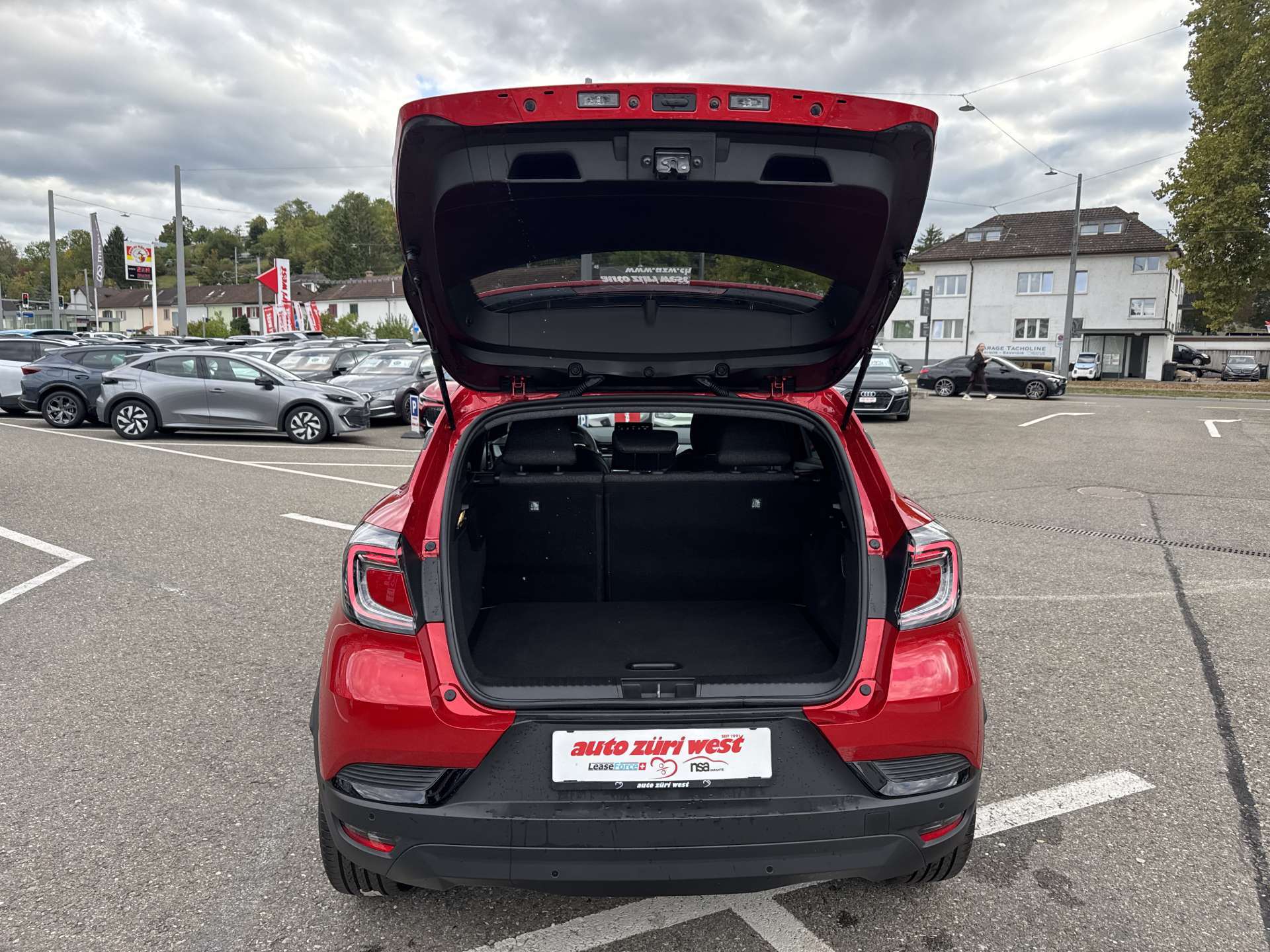 RENAULT Captur 1.3 TCe Techno EDC-Automat-image-7