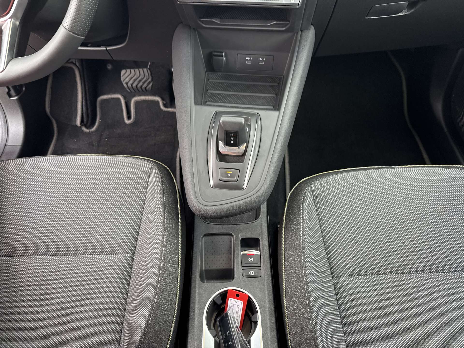 RENAULT Captur 1.3 TCe Techno EDC-Automat-image-11