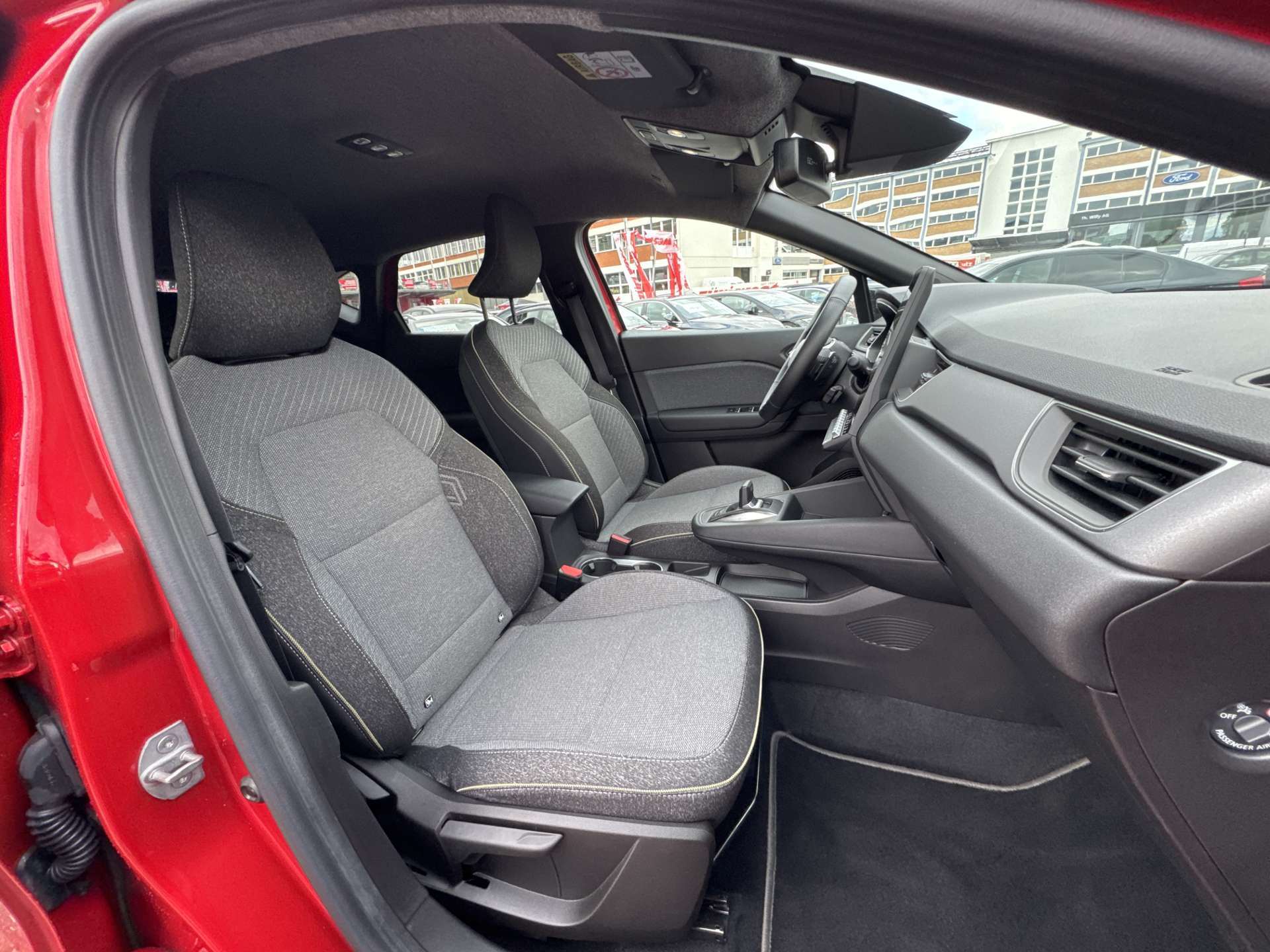 RENAULT Captur 1.3 TCe Techno EDC-Automat-image-12