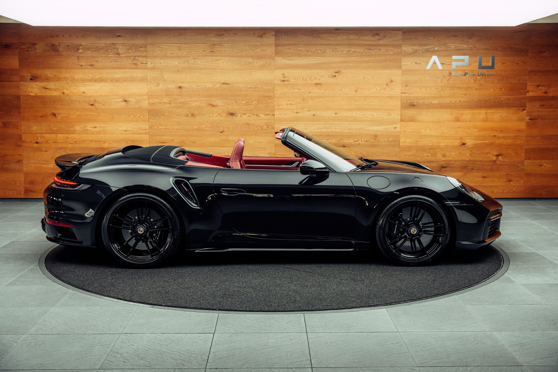 PORSCHE 911 Turbo S Cabriolet PDK-showroom-element-1