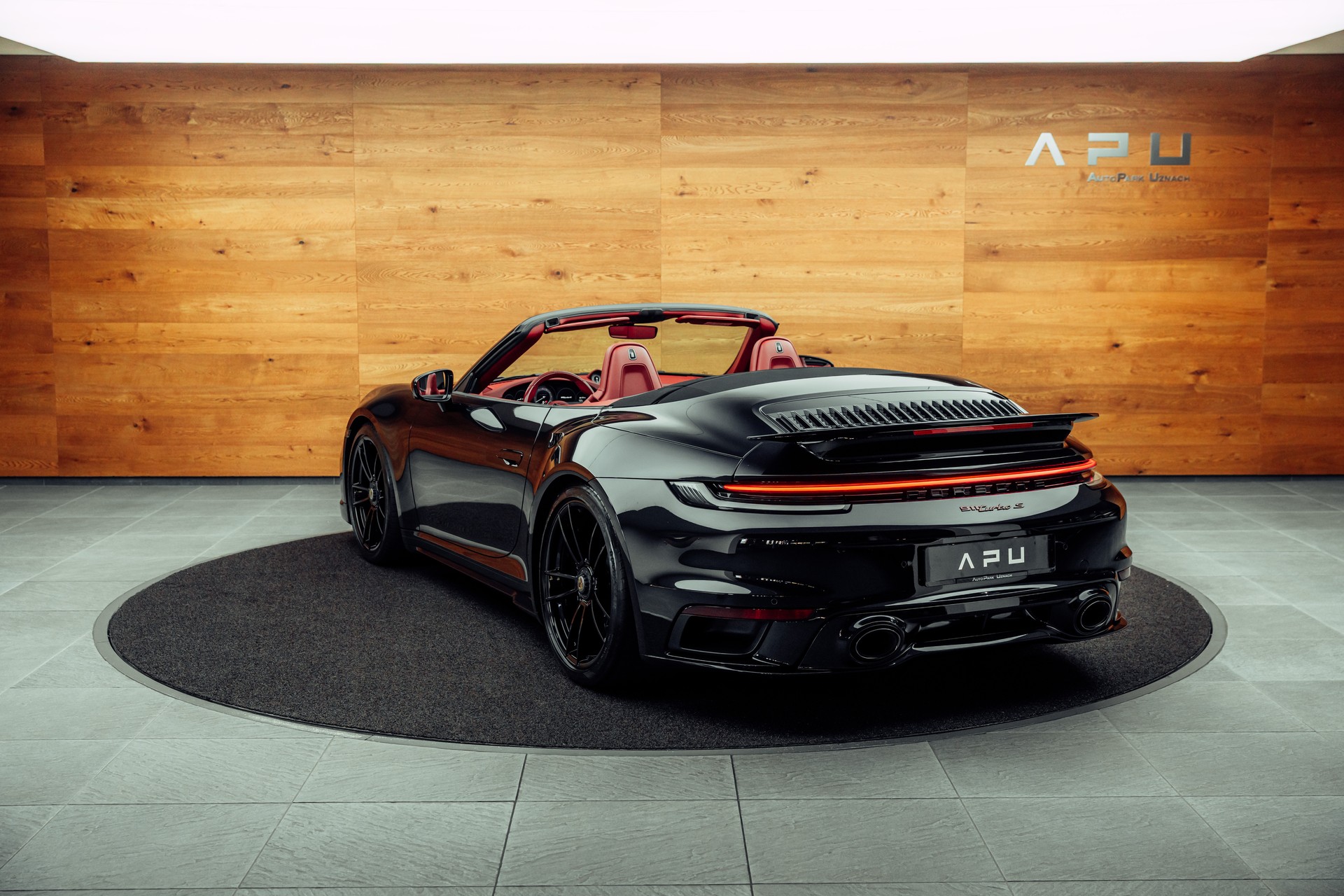 PORSCHE 911 Turbo S Cabriolet PDK-showroom-element-2