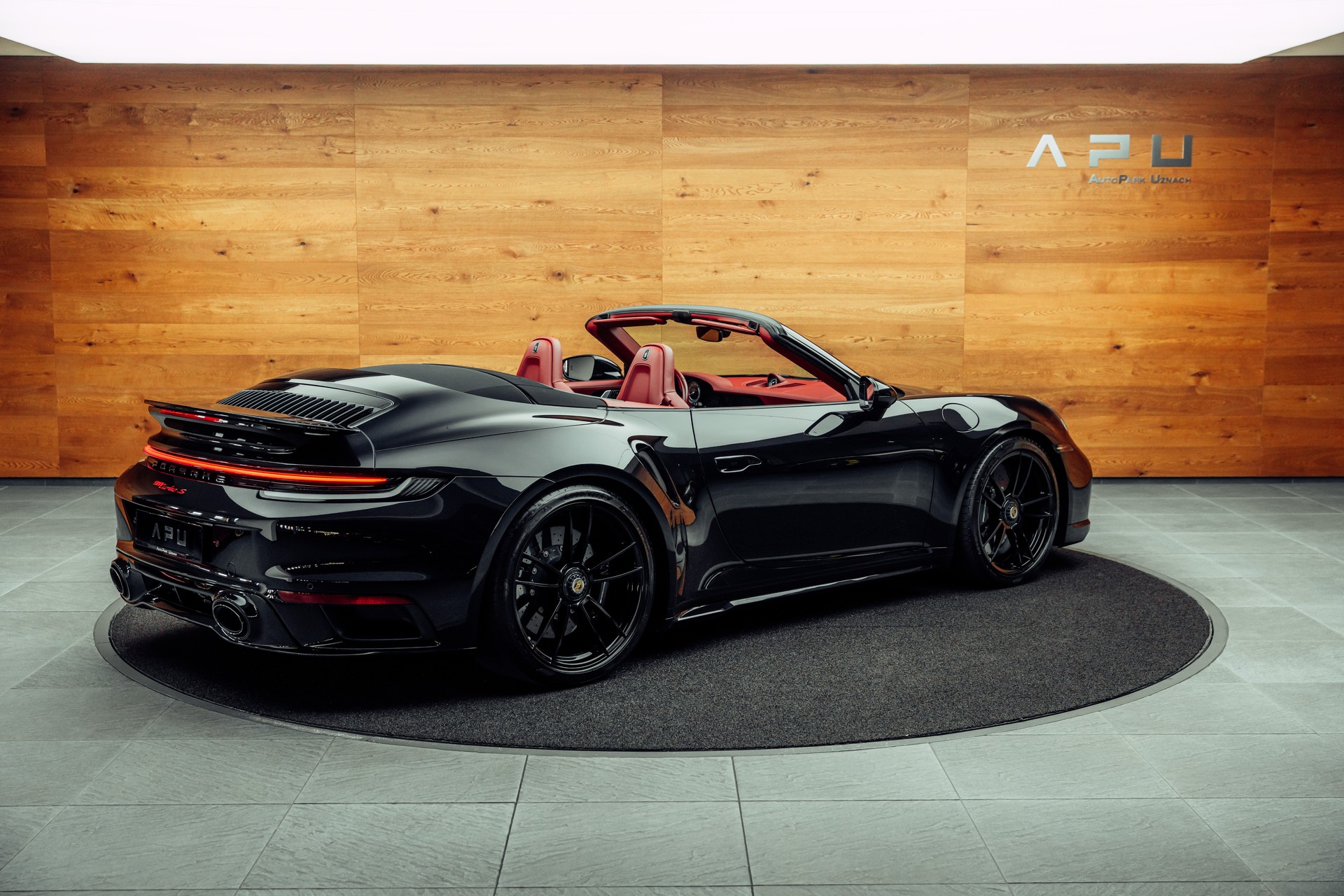 PORSCHE 911 Turbo S Cabriolet PDK-showroom-element-3