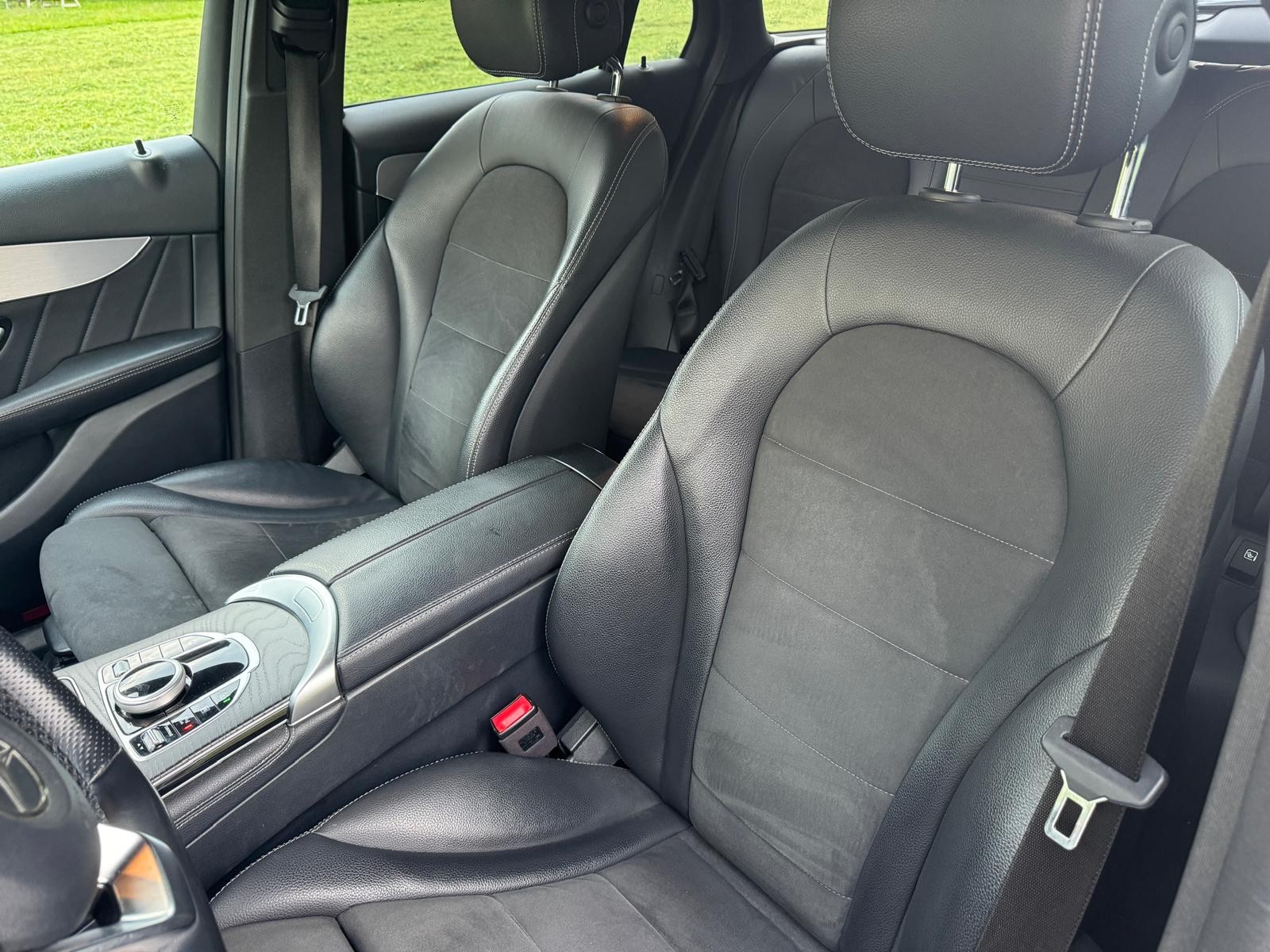 MERCEDES-BENZ GLC 250 AMG Line 4Matic 9G-Tronic-image-6