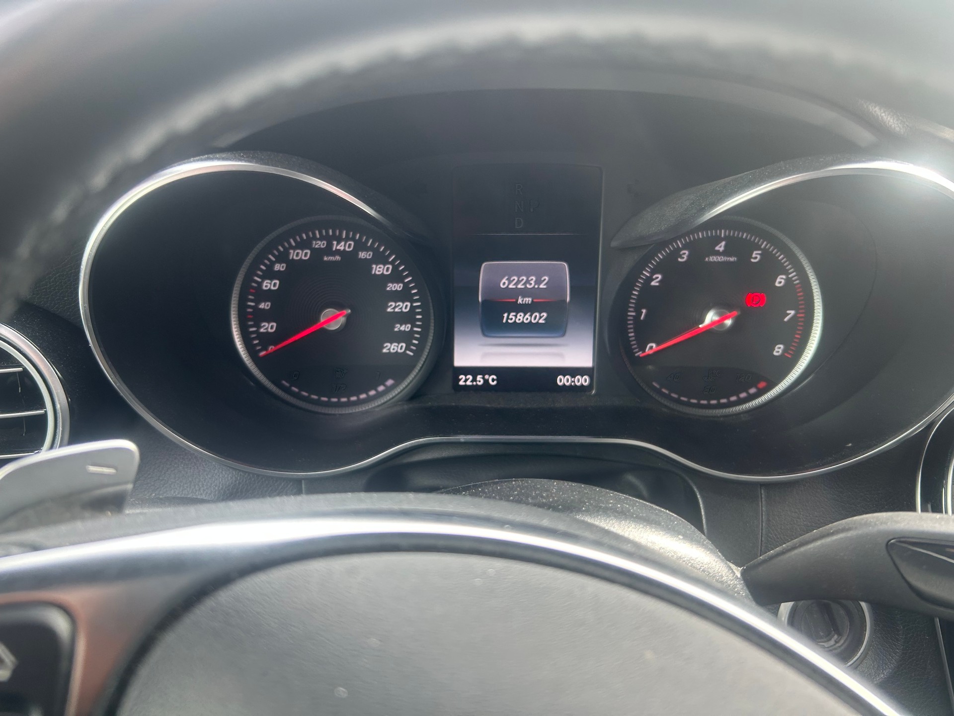 MERCEDES-BENZ GLC 250 AMG Line 4Matic 9G-Tronic-image-8