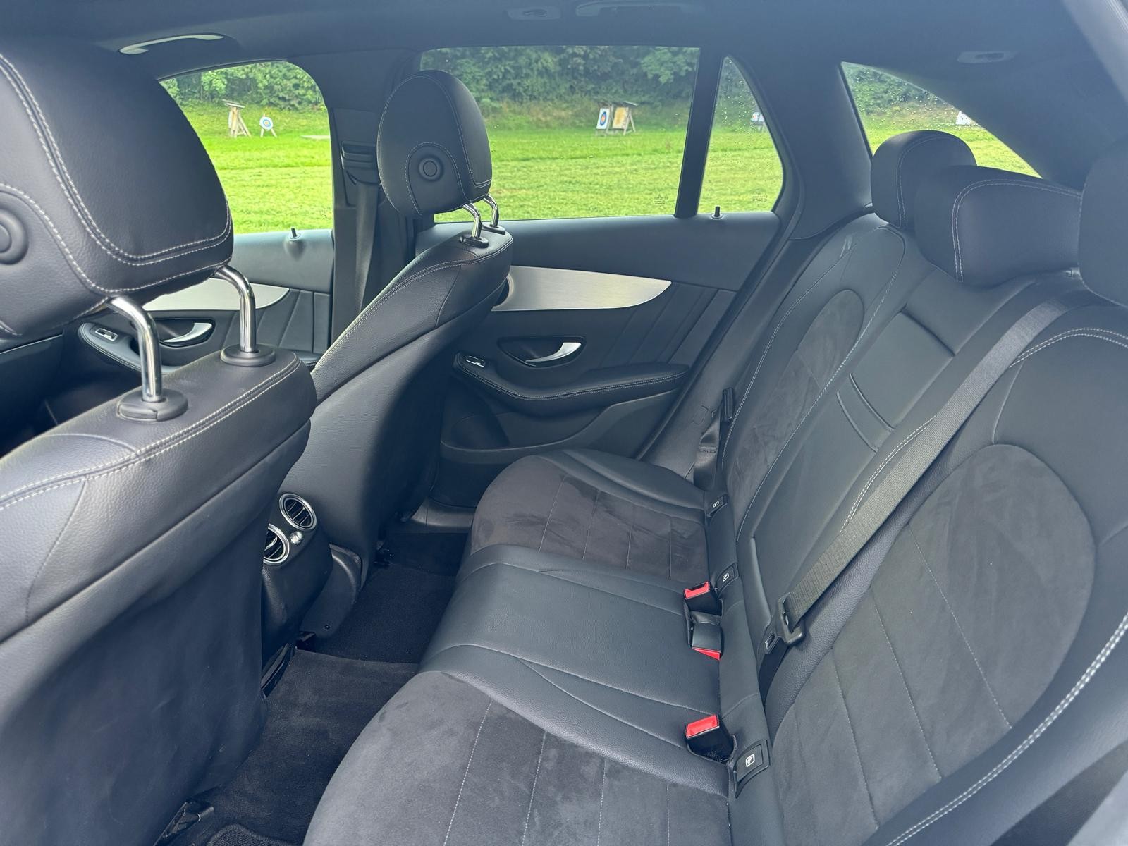 MERCEDES-BENZ GLC 250 AMG Line 4Matic 9G-Tronic-image-7