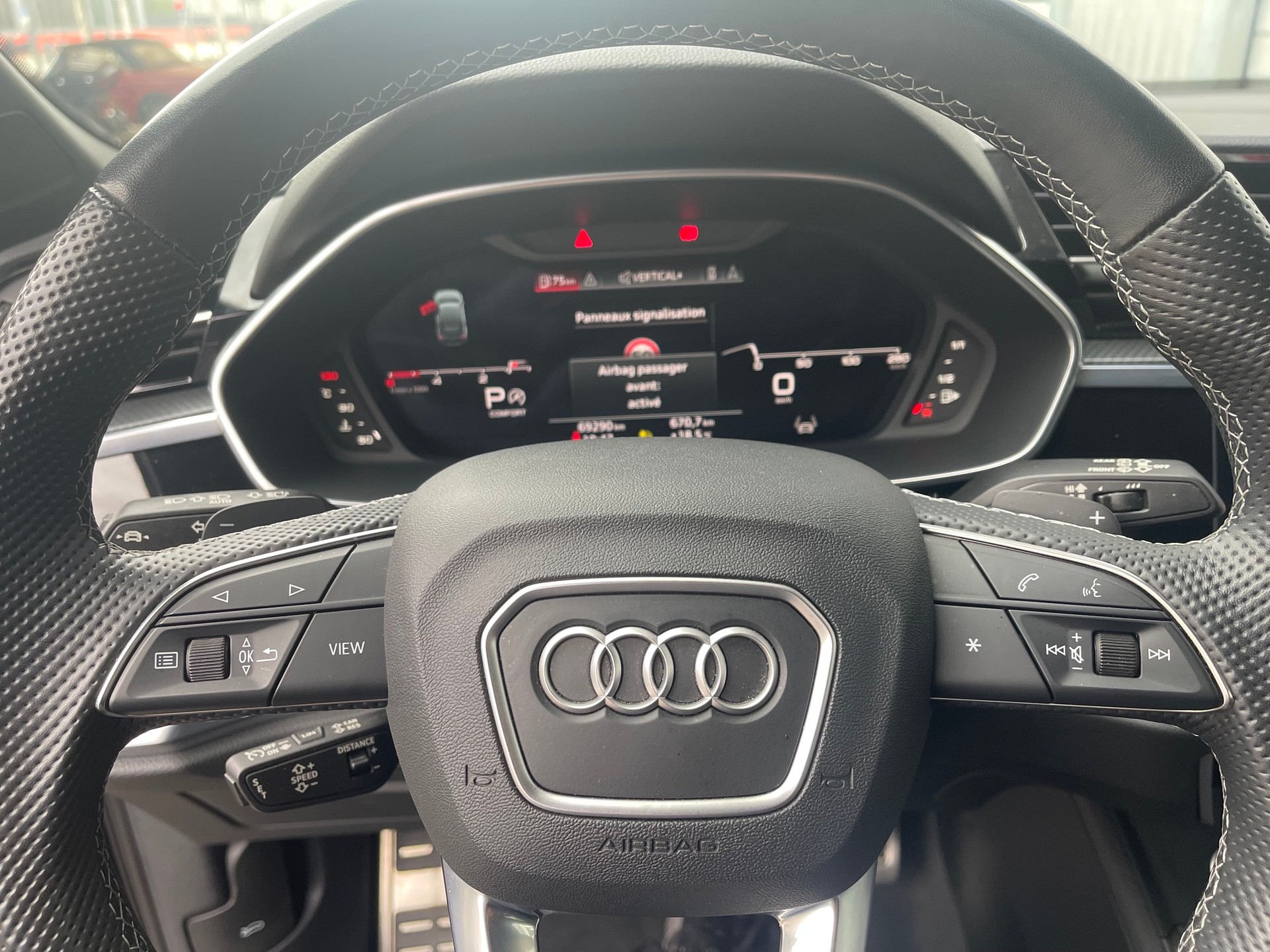 AUDI Q3 Sportback 40 TDI S line quattro S-tronic-image-9