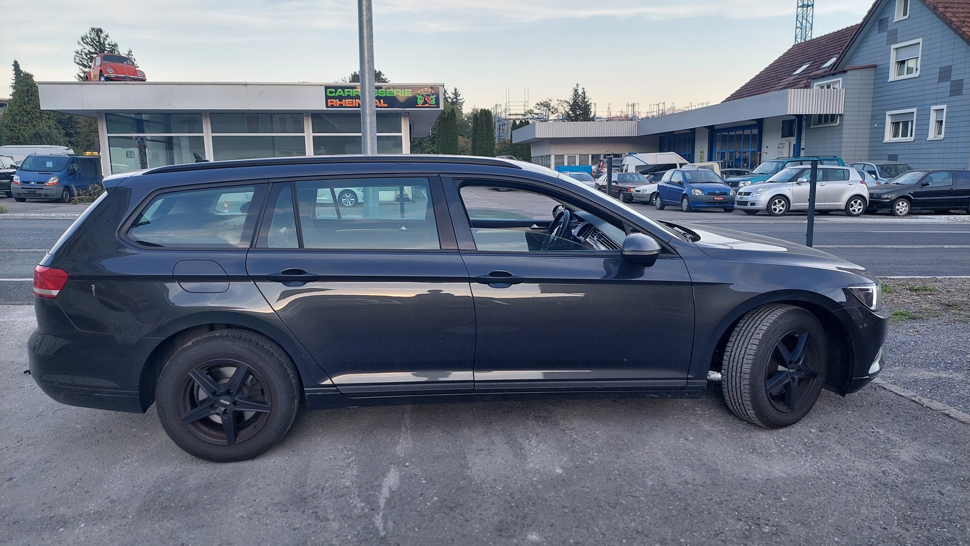 VW VW Passat Variant 1.6 TDI Business Line-image-2