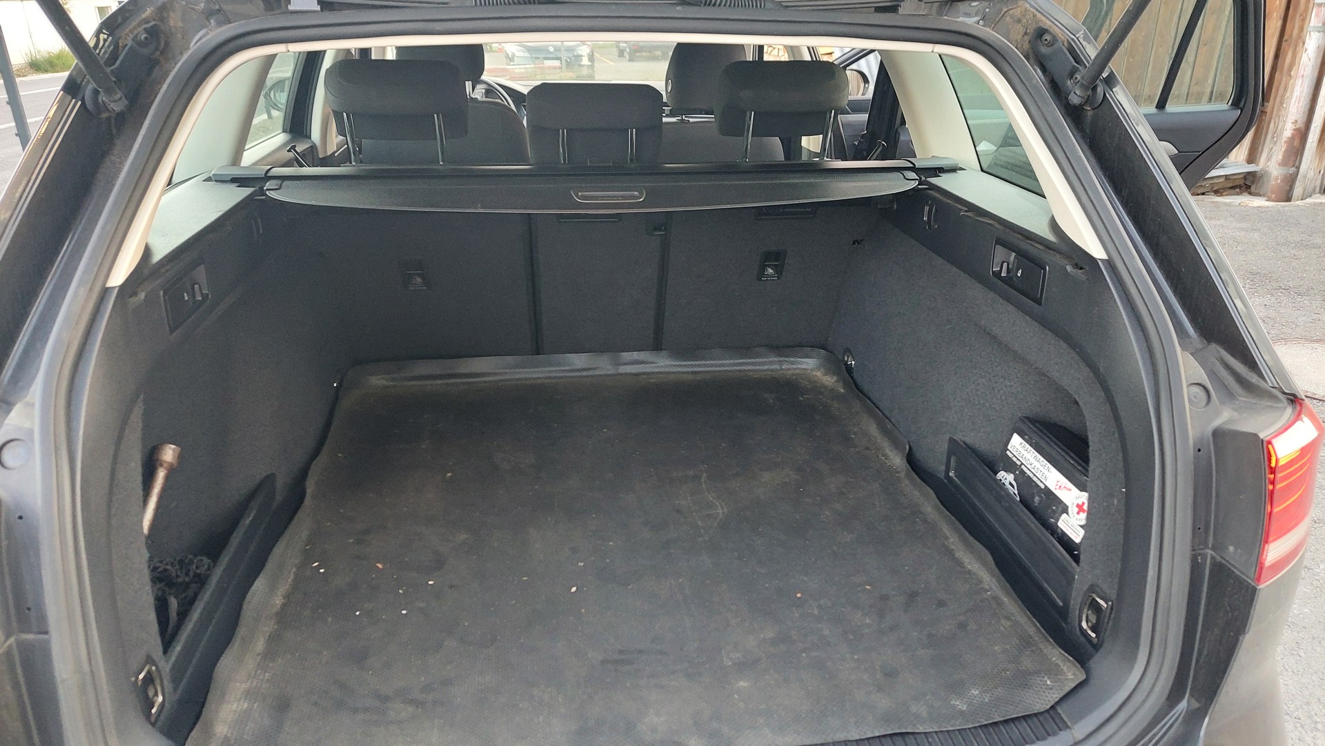VW VW Passat Variant 1.6 TDI Business Line-image-5