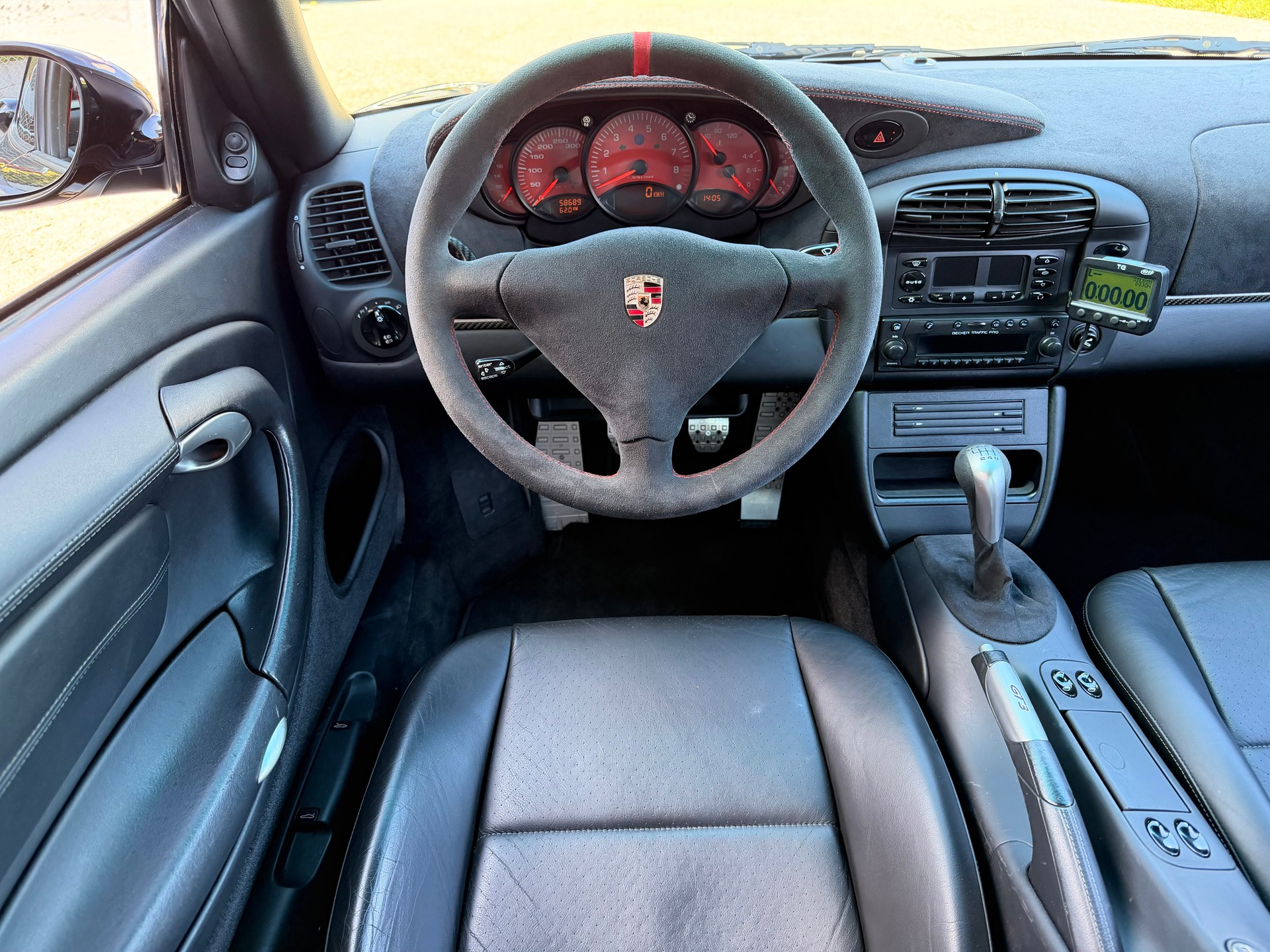 PORSCHE 911 GT3-image-11