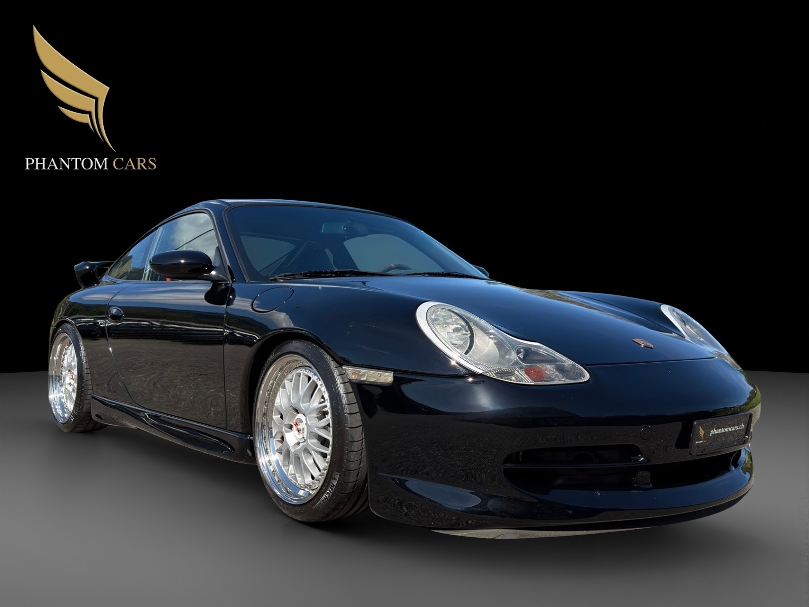PORSCHE 911 GT3-showroom-element-1