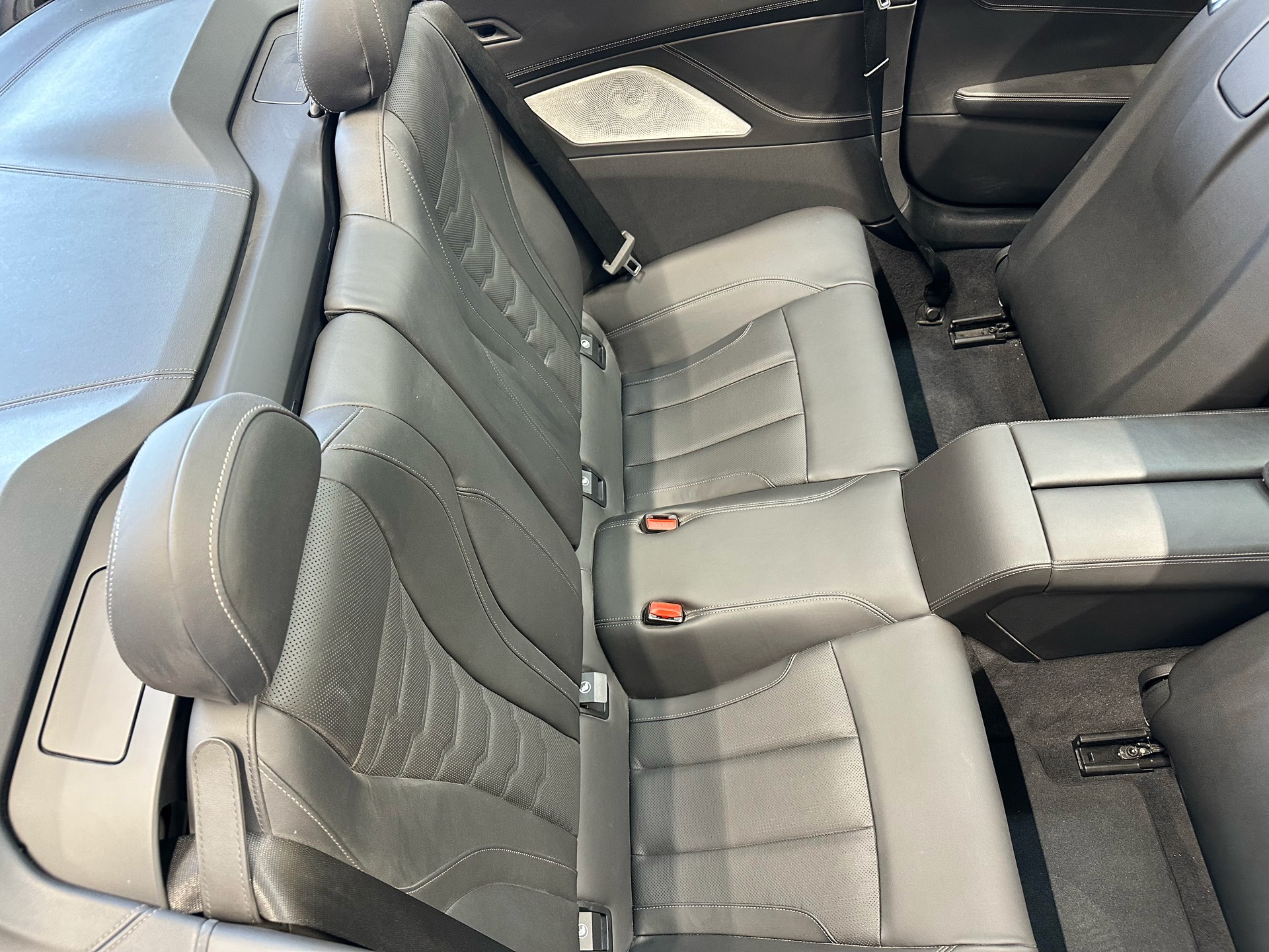 BMW M850i xDrive-image-6