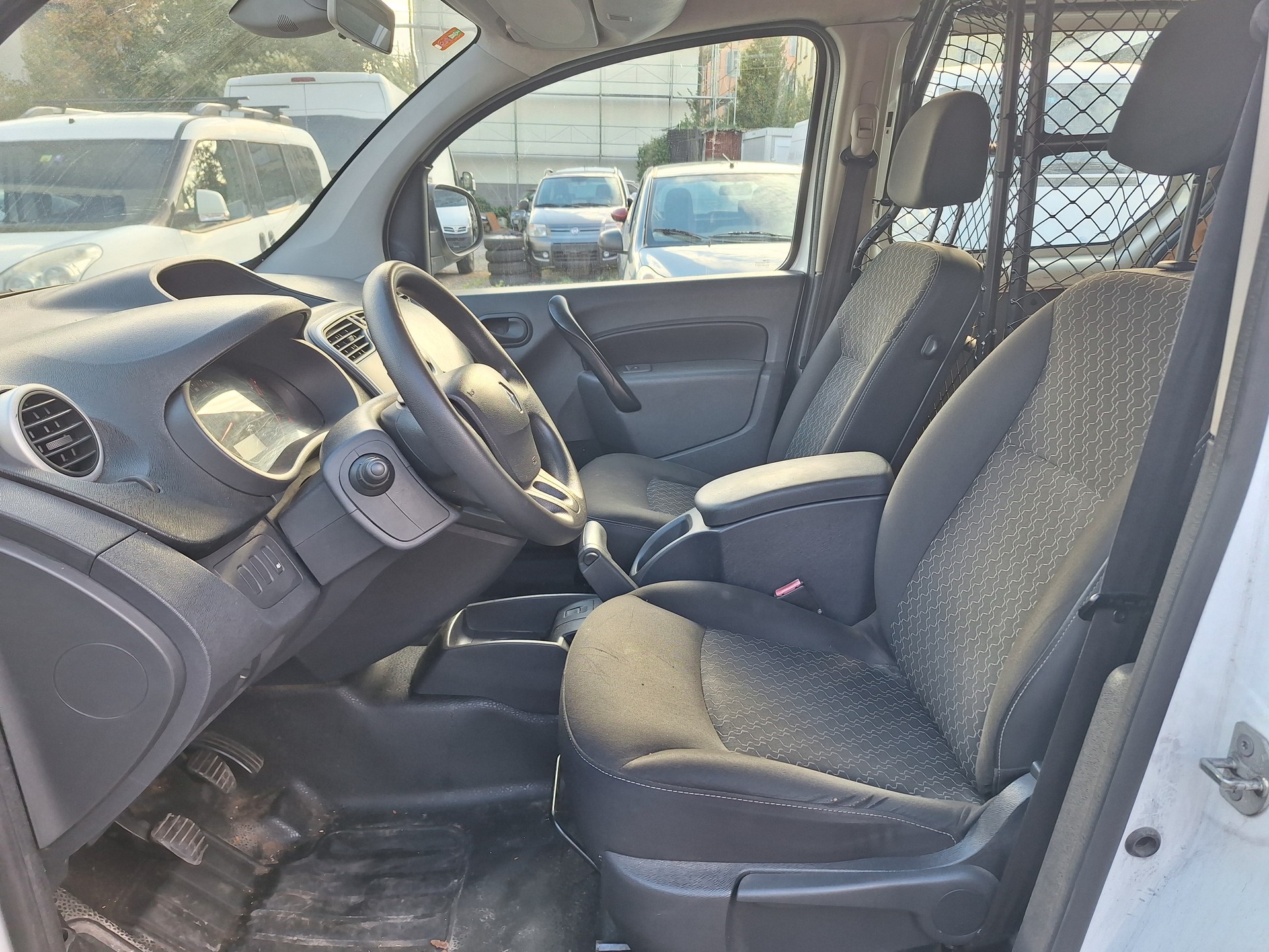 RENAULT Kangoo Medium dCi 90 Business-image-9