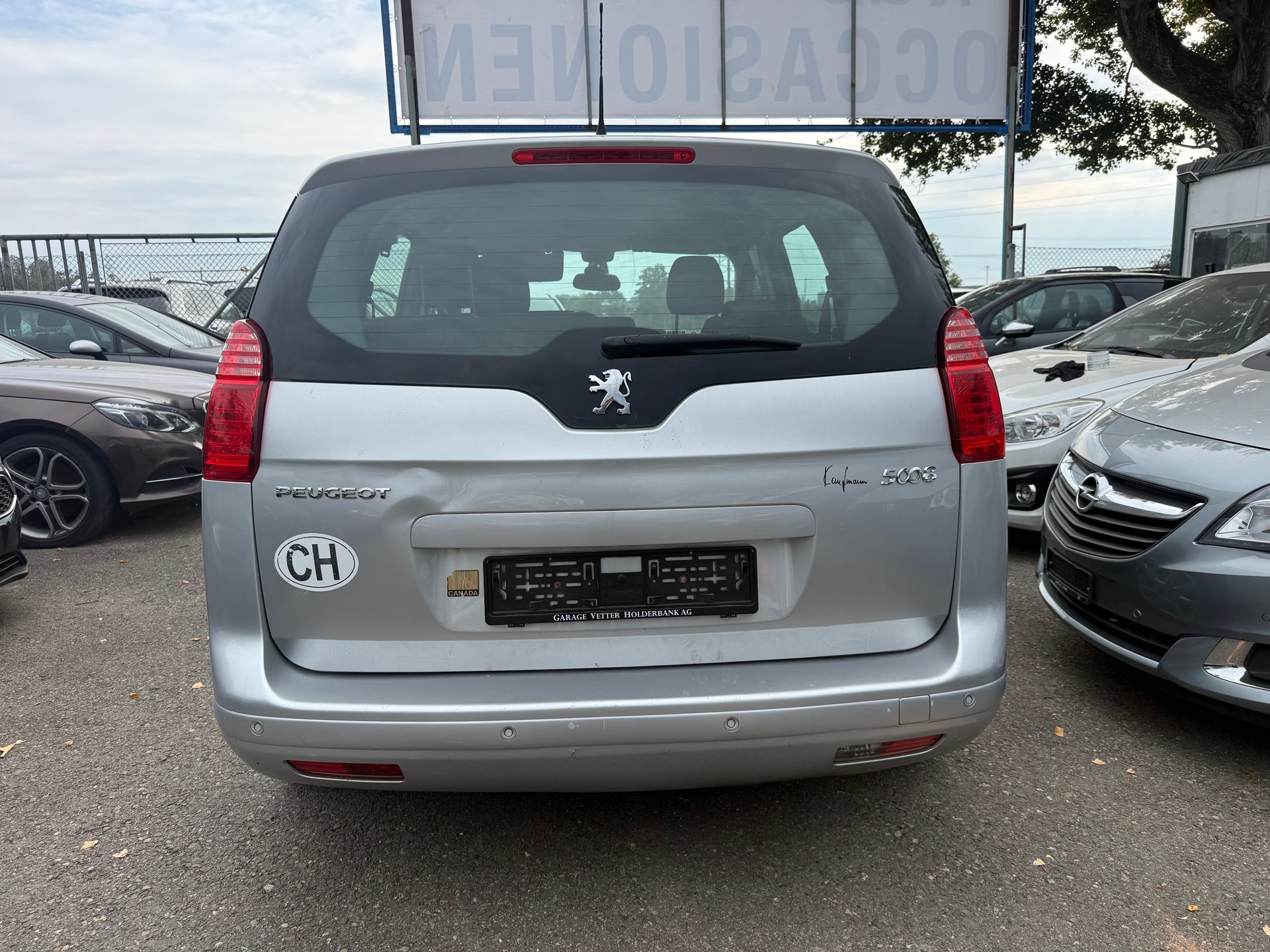 PEUGEOT 5008 1.6 16V T Active-image-4
