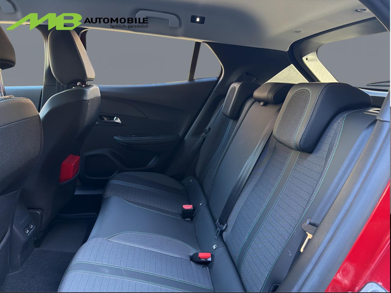 PEUGEOT 2008 1.2 PureTech 130 Allure Pack-image-14