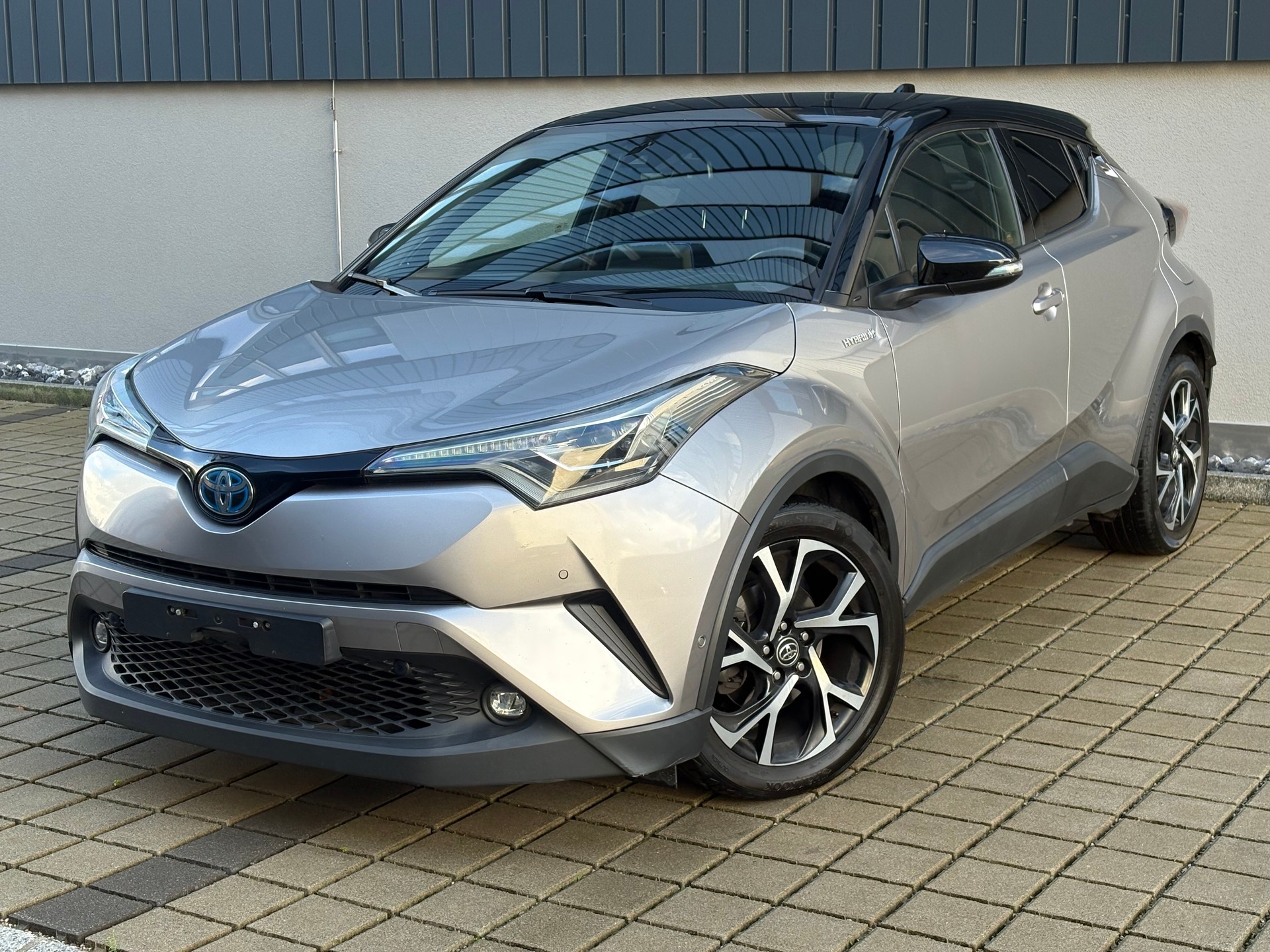TOYOTA C-HR 1.8 HSD Style CVT frisch ab MFK | Automat-image-1