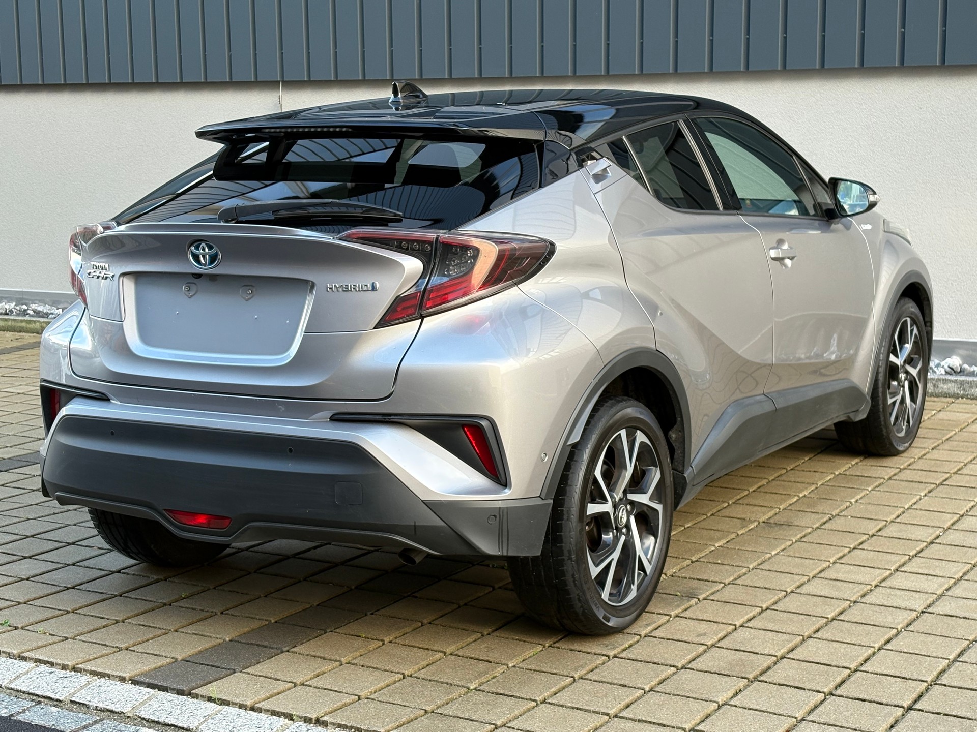 TOYOTA C-HR 1.8 HSD Style CVT frisch ab MFK | Automat-image-8