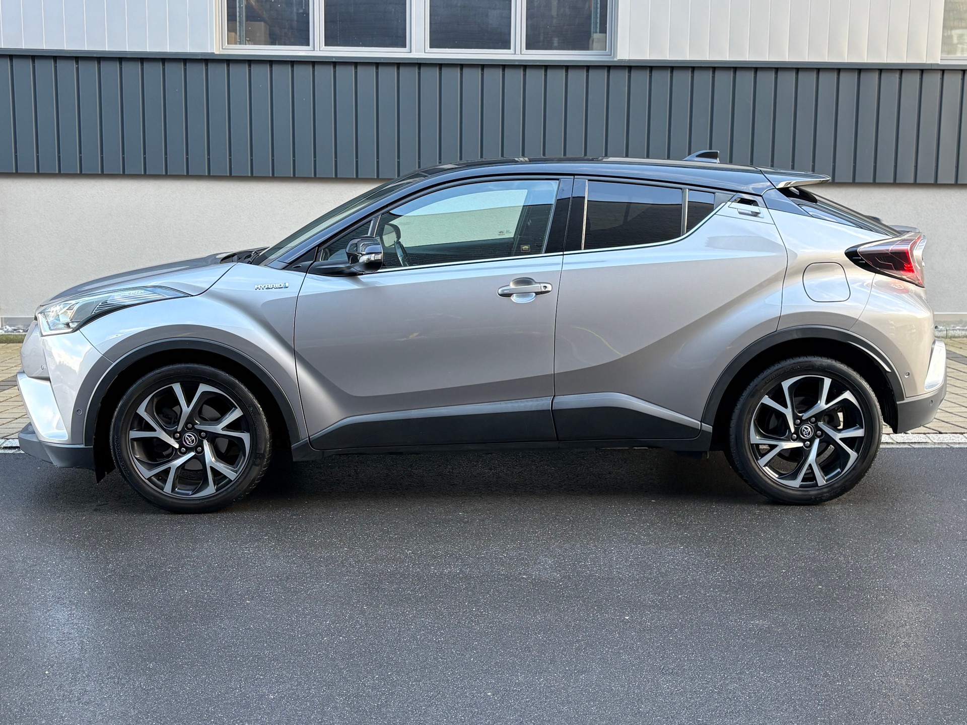 TOYOTA C-HR 1.8 HSD Style CVT frisch ab MFK | Automat-image-5