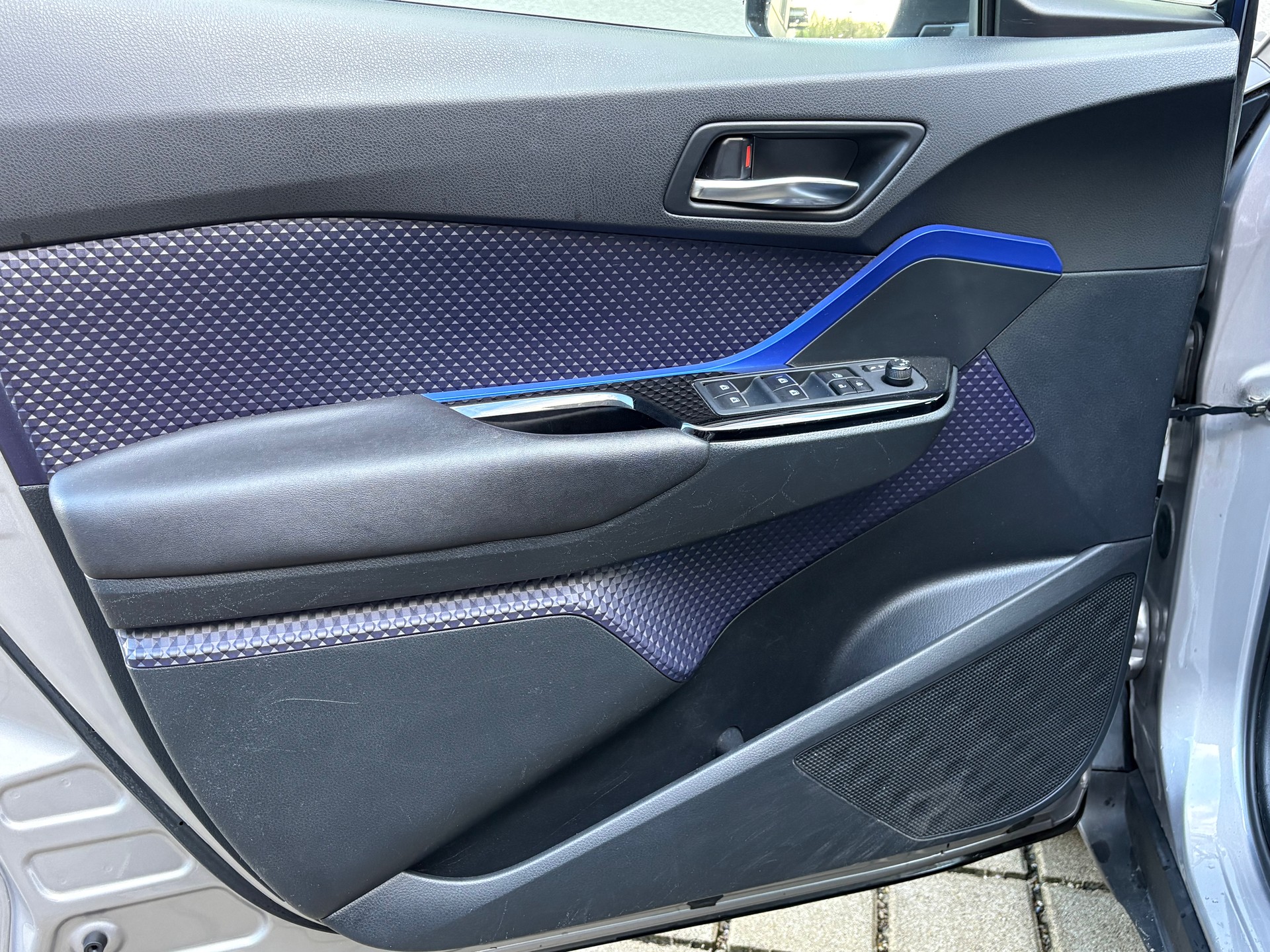TOYOTA C-HR 1.8 HSD Style CVT frisch ab MFK | Automat-image-14