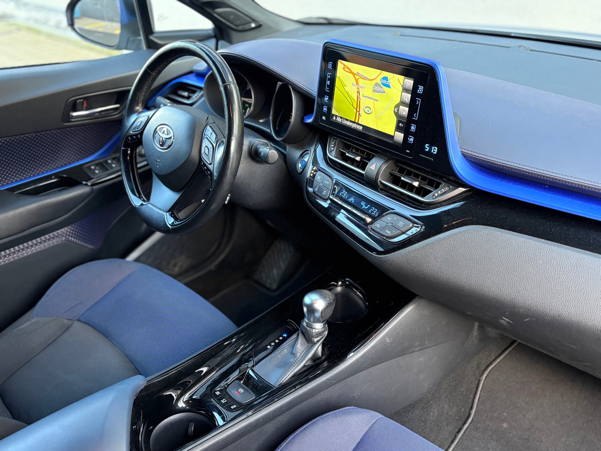 TOYOTA C-HR 1.8 HSD Style CVT frisch ab MFK | Automat-image-11