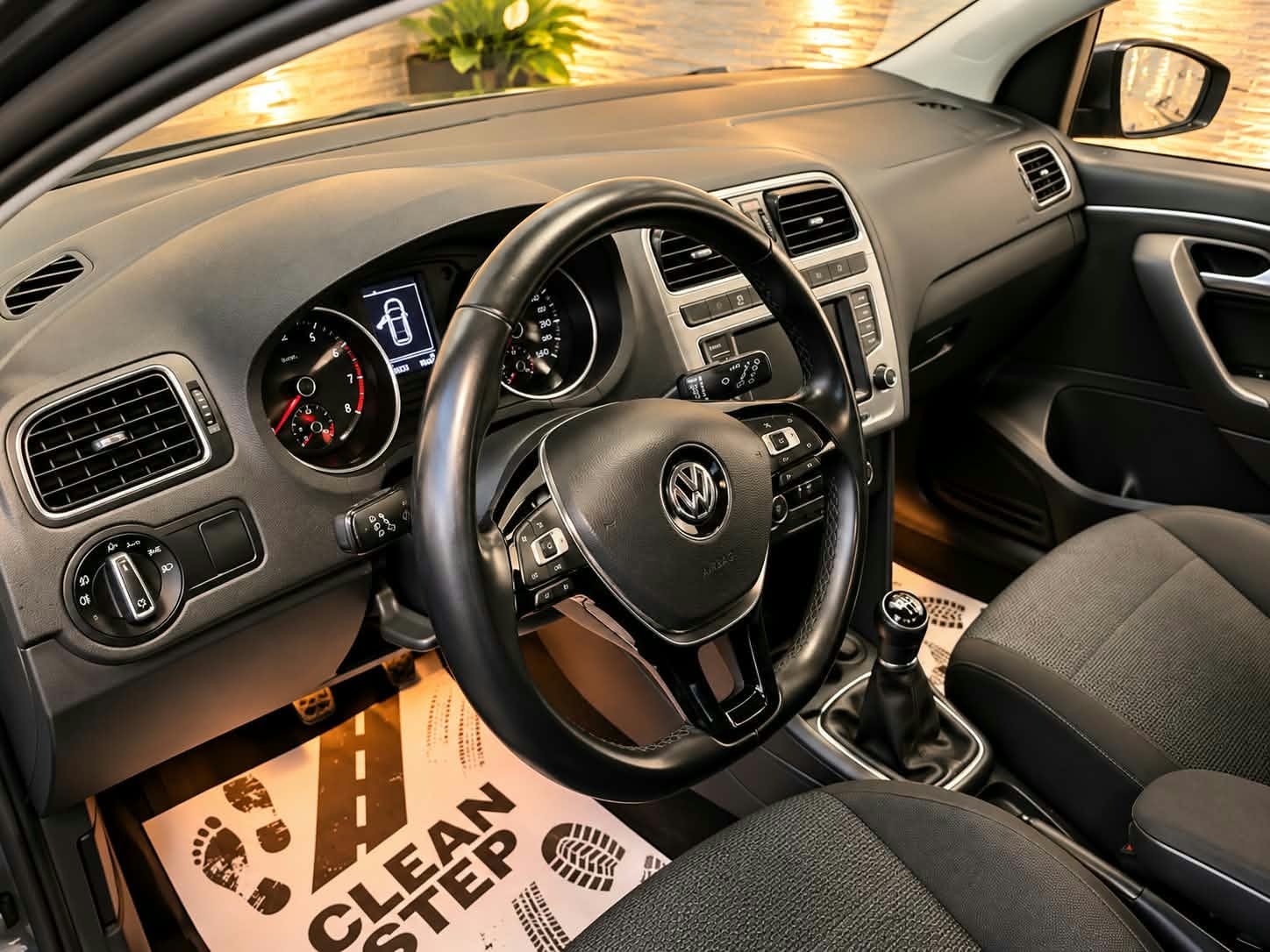 VW Polo 1.2 TSI BMT Comfortline-image-12