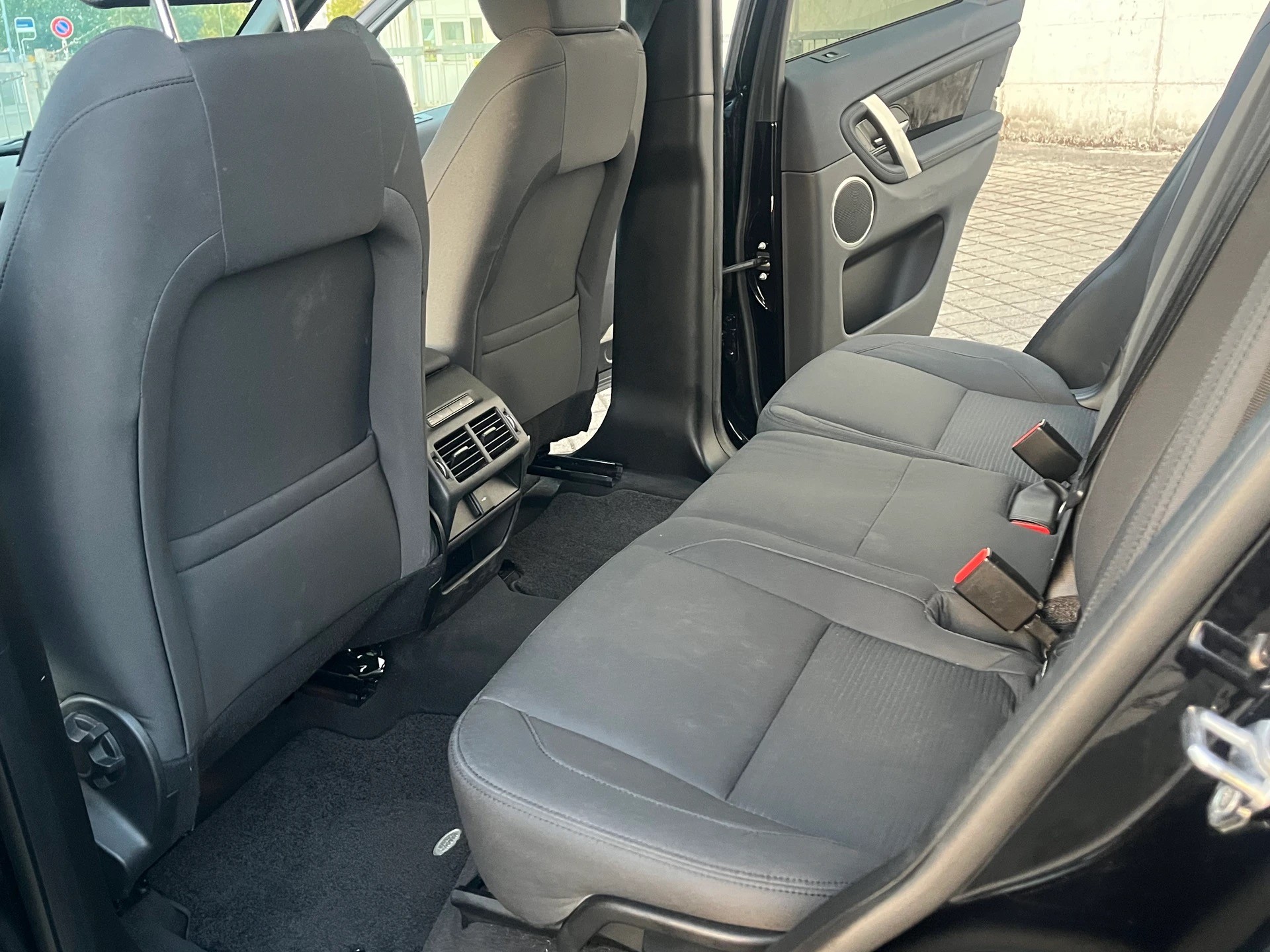 LAND ROVER Discovery Sport R Dyn. D150 2.0D I4 MHEV HSE AWD AT9-image-13