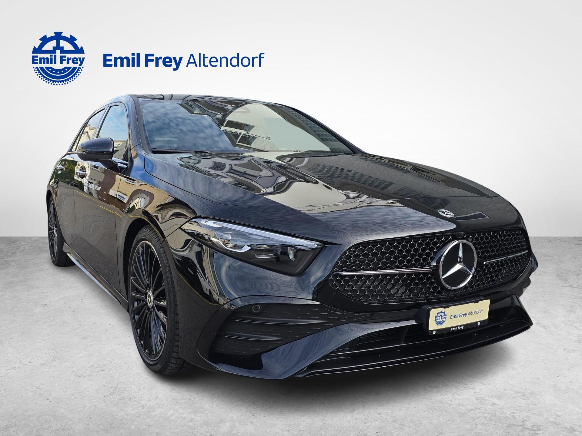MERCEDES-BENZ A 200 Night Star AMG Line-image-6