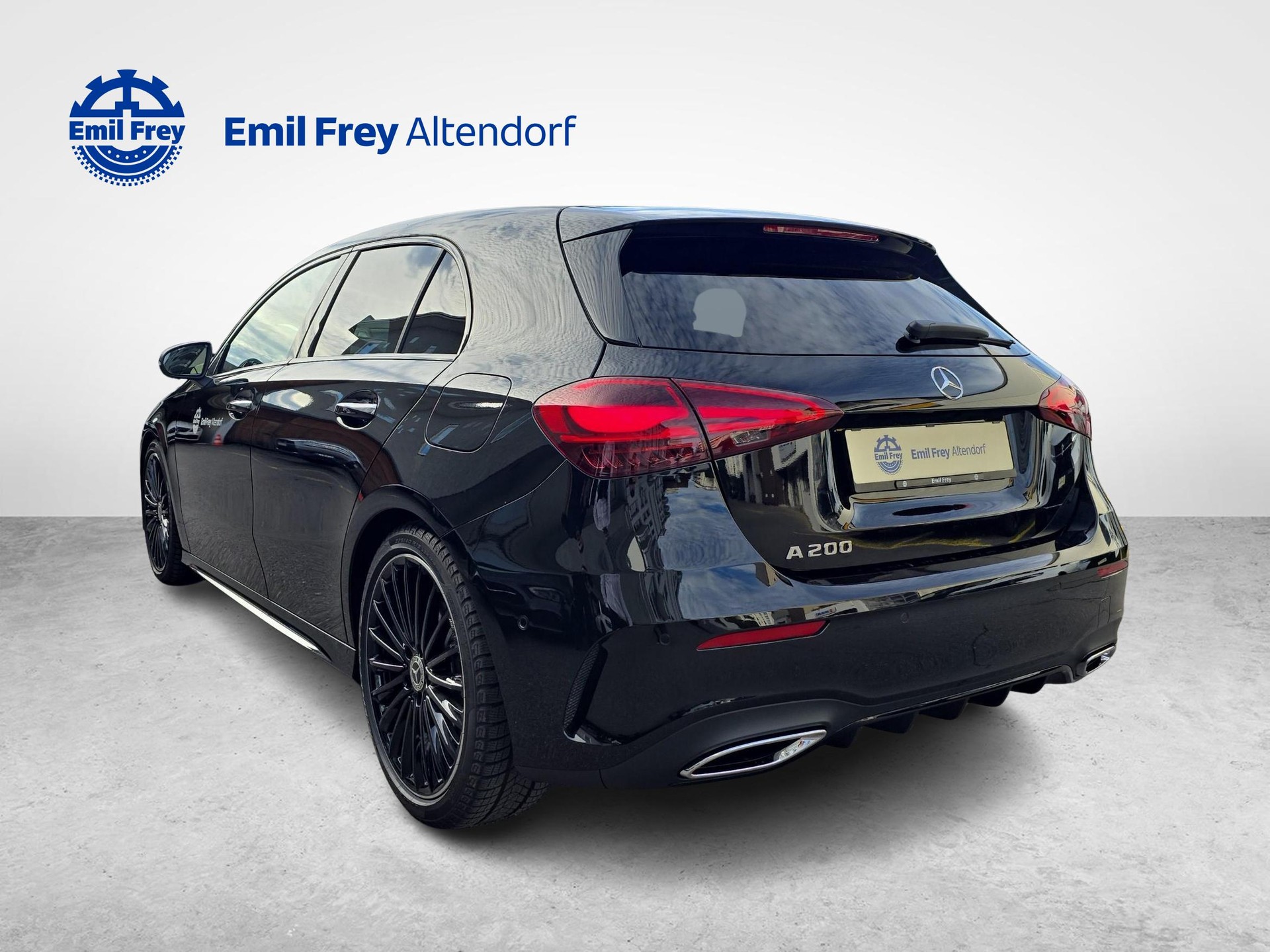 MERCEDES-BENZ A 200 Night Star AMG Line-image-2