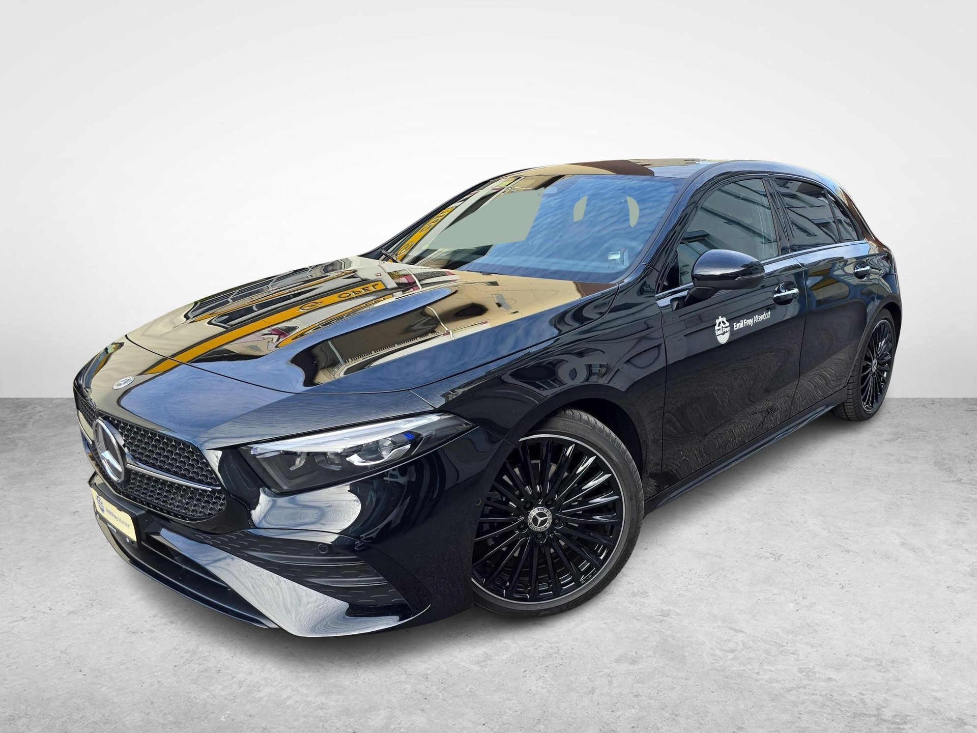 MERCEDES-BENZ A 200 Night Star AMG Line-image-17