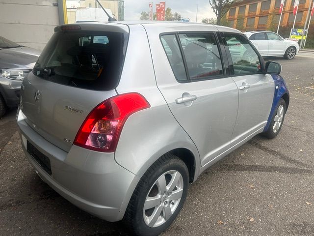 SUZUKI Swift 1.3i 16V GL Top Piz Sulai LE 4x4-image-3