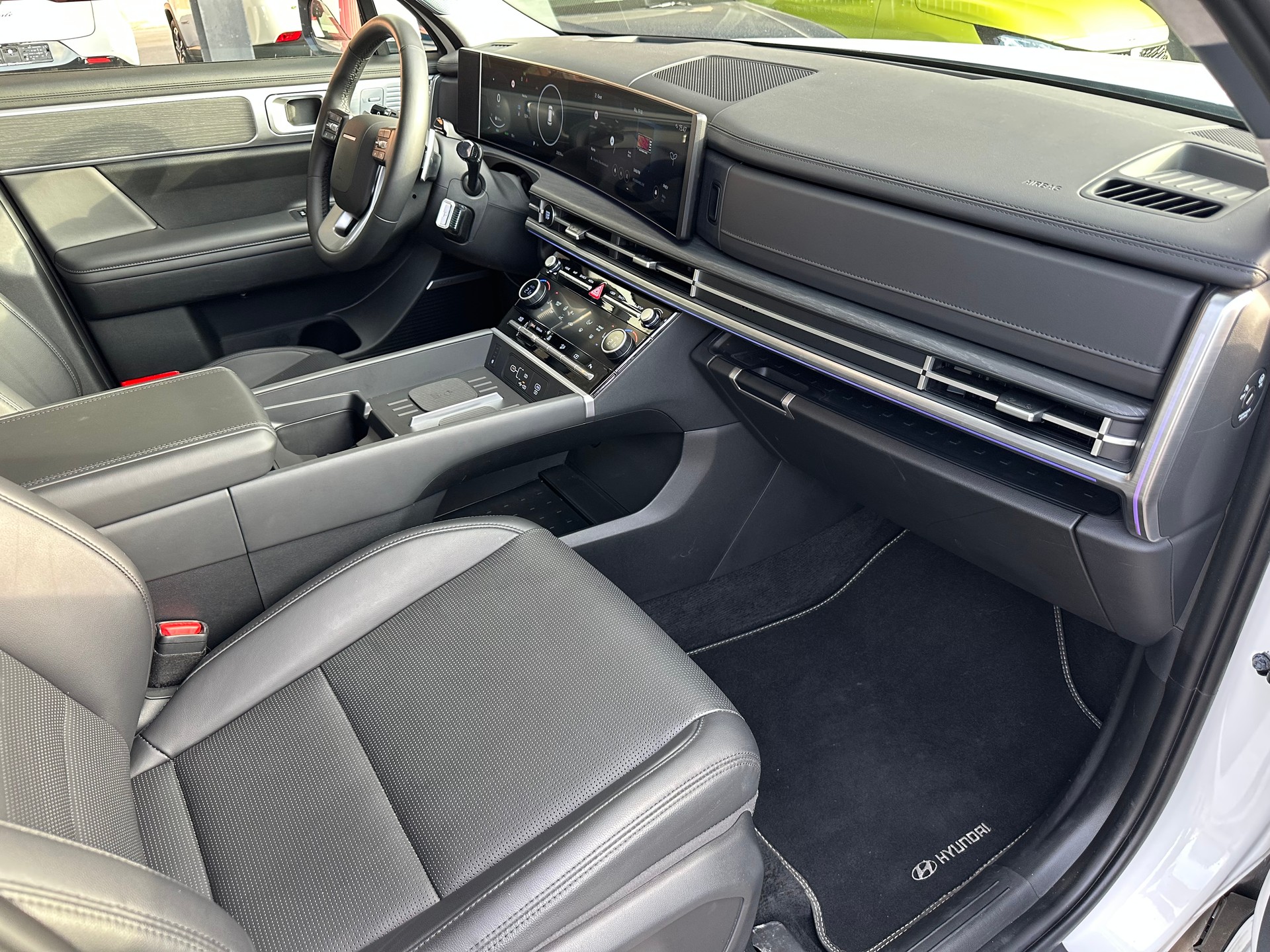 HYUNDAI Santa Fe 1.6 T-GDi PHEV Vertex 7P 4WD Automatic-image-3