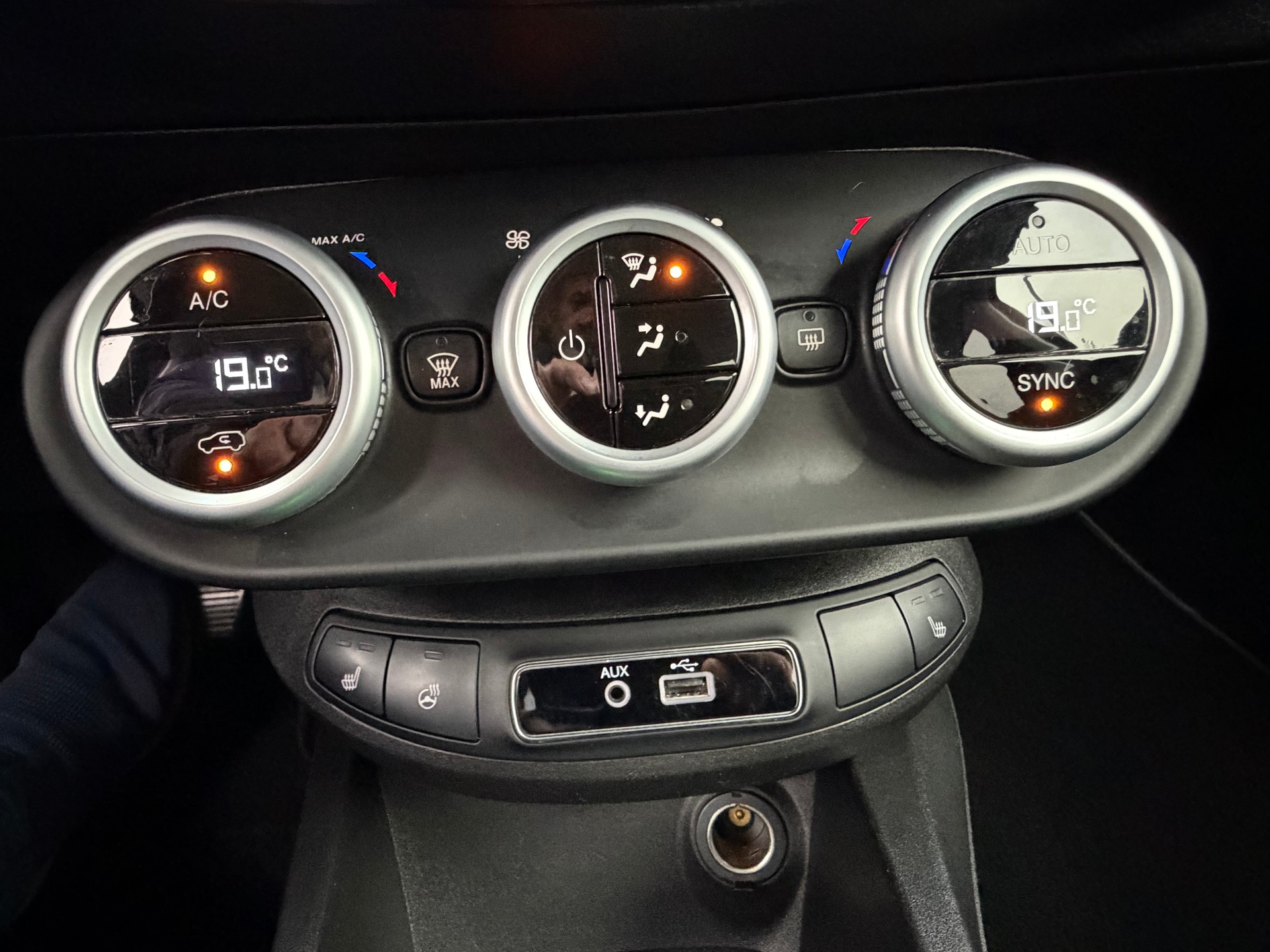 FIAT 500X 1.4T Lounge DCT-image-13