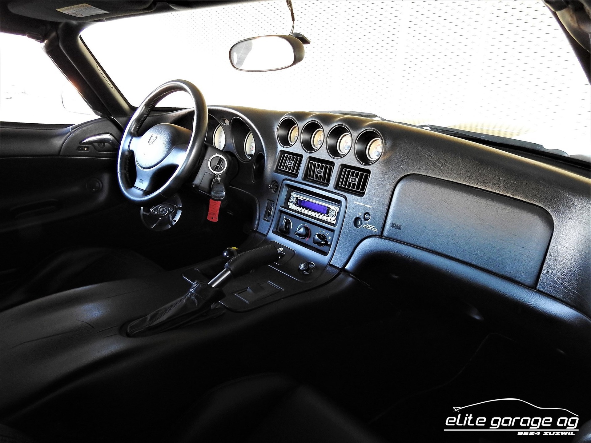 DODGE VIPER RT/10-image-8