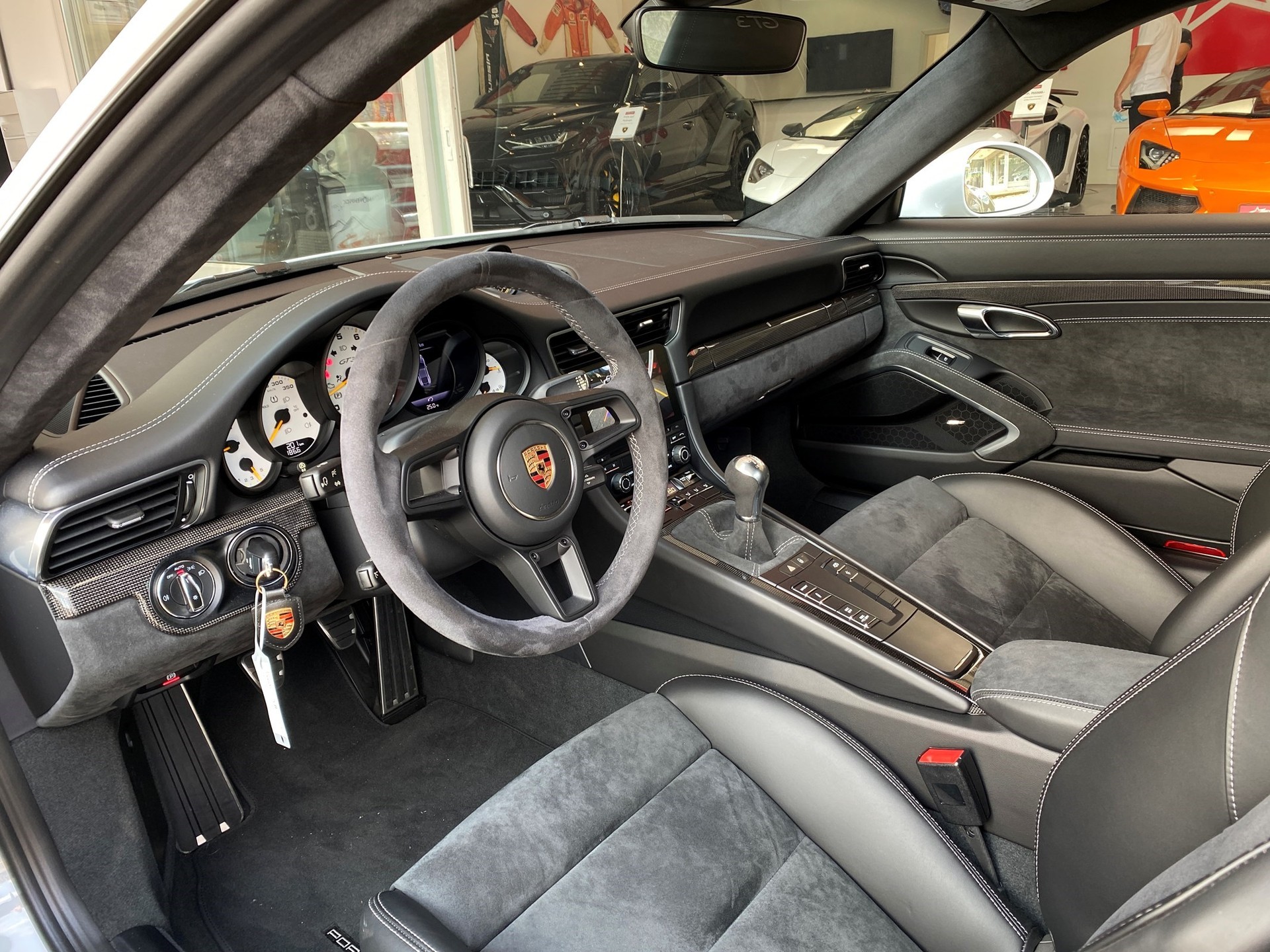PORSCHE 911 GT3-image-4