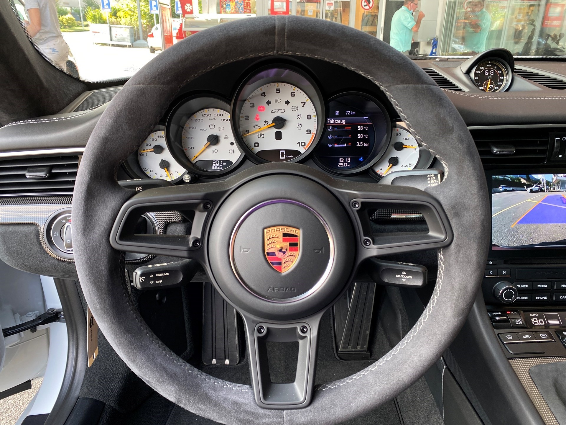 PORSCHE 911 GT3-image-8