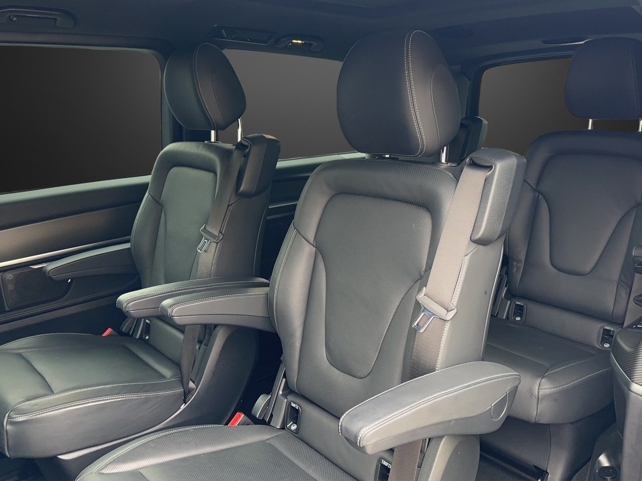 MERCEDES-BENZ V 300 d lang Exclusive 4Matic 9G-Tronic-image-7