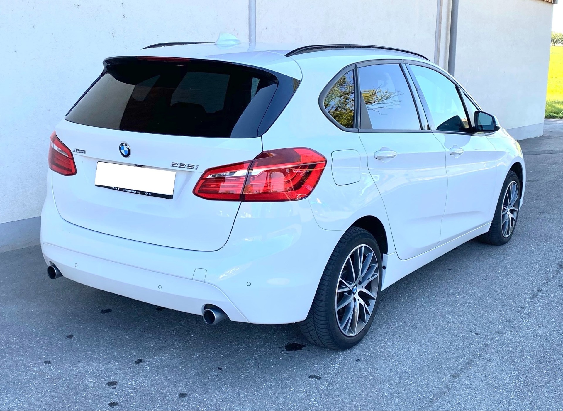 BMW 225i xDrive Active Tourer Steptronic-image-7
