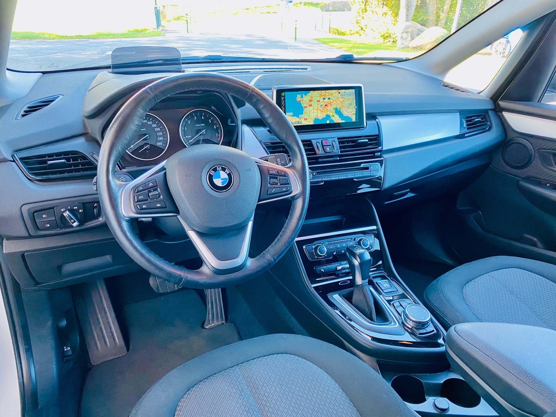 BMW 225i xDrive Active Tourer Steptronic-image-11