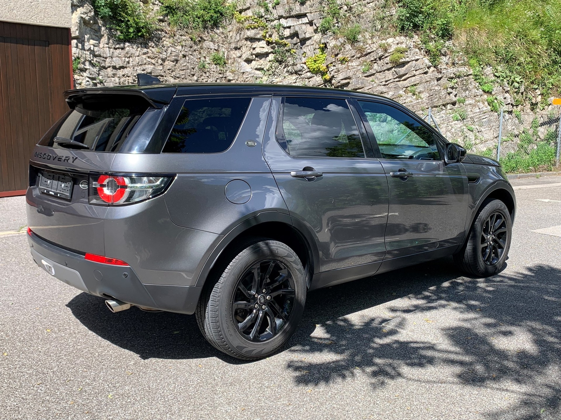 LAND ROVER Discovery Sport 2.0 TD4 SE-image-4