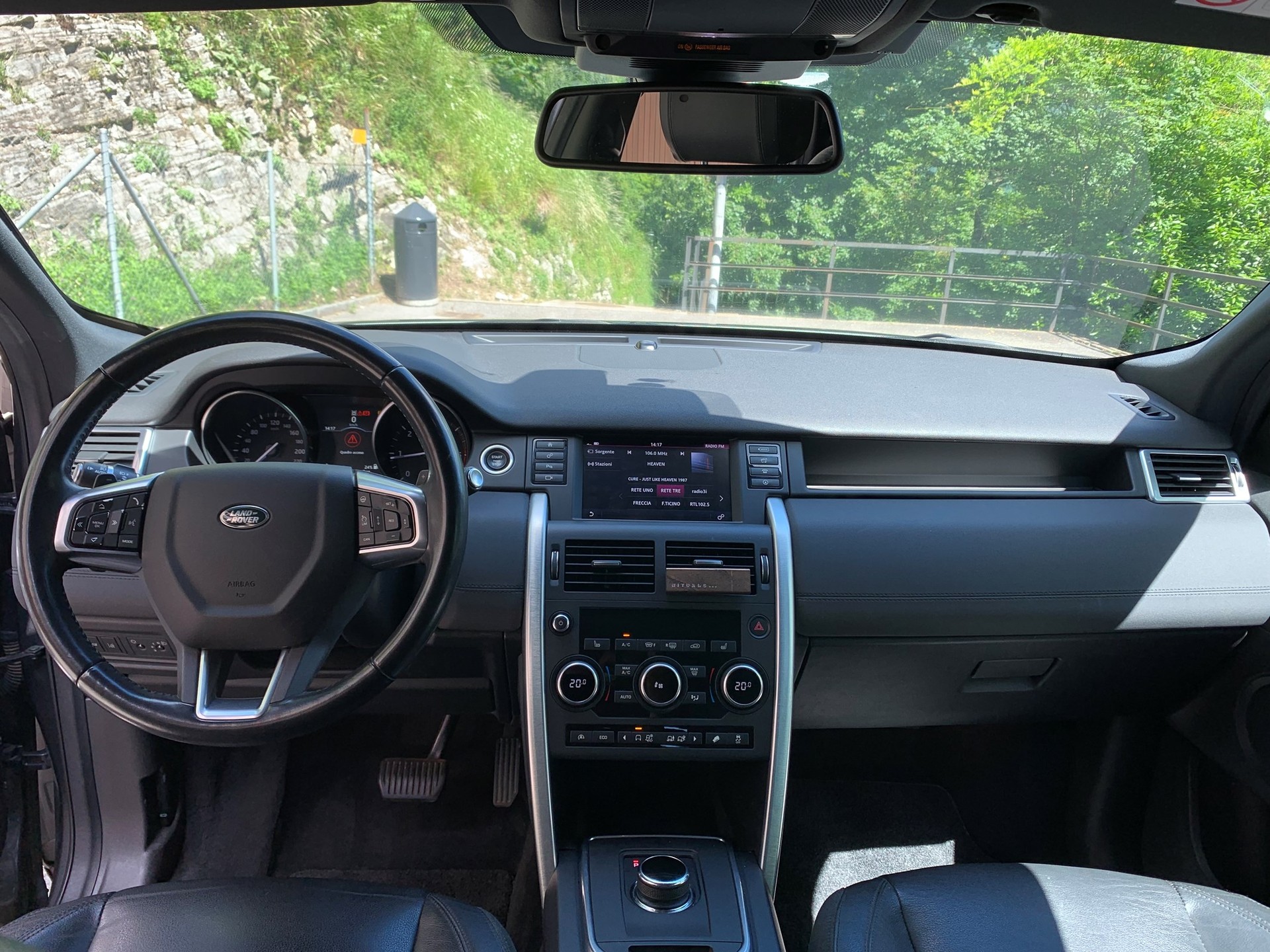 LAND ROVER Discovery Sport 2.0 TD4 SE-image-7