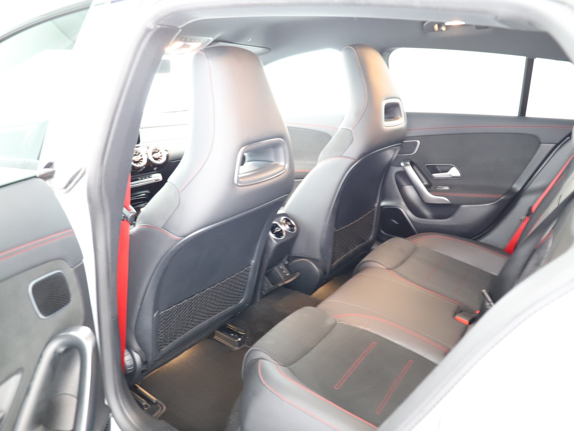 MERCEDES-BENZ CLA SB 35 AMG 4Matic-image-13