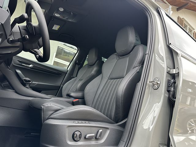 SKODA Karoq 2.0 TSI SportLine 4x4 DSG-image-11